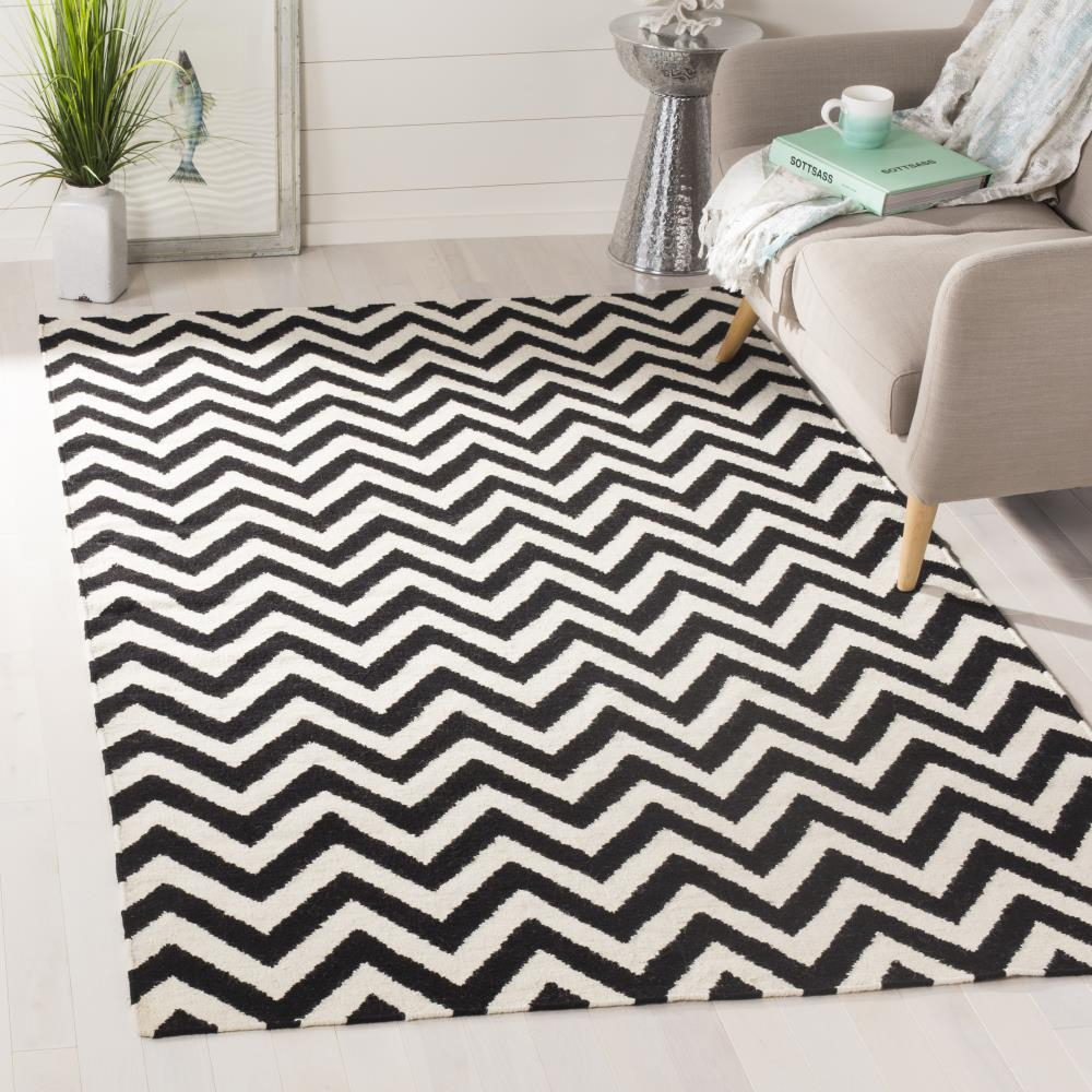 SAFAVIEH Dhurrie Bentley Chevron Zigzag Wool Area Rug, Black/Ivory, 8' x 8' Square