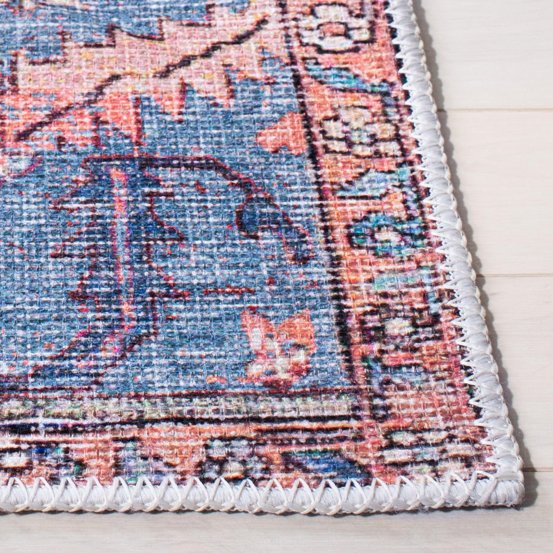 SAFAVIEH Serapi Collection SEP356J Light Blue / Beige Rug