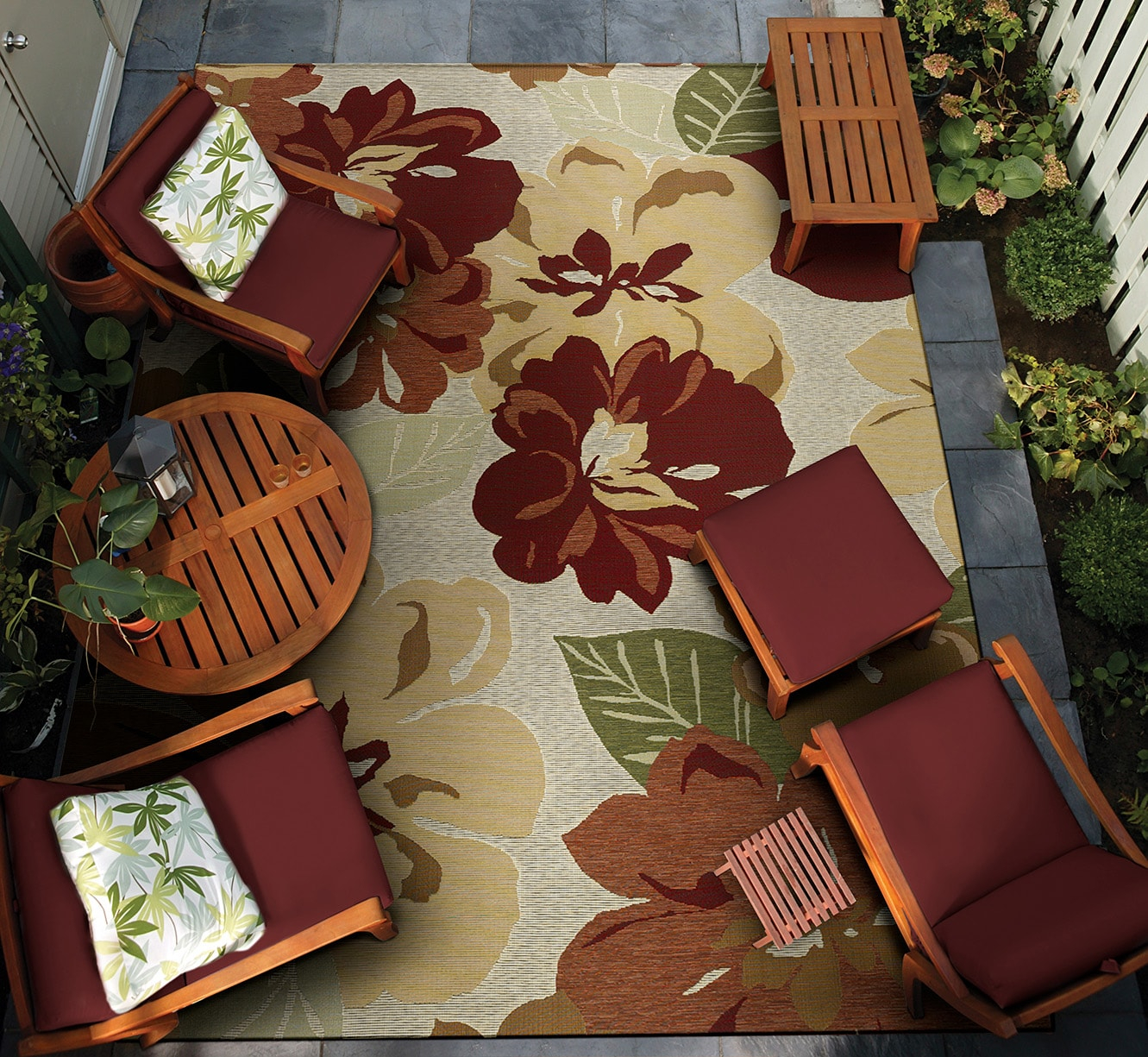 Dolce Novella Rose Bud Floral Synthetic Area Rug - 2'3" x 3'11"