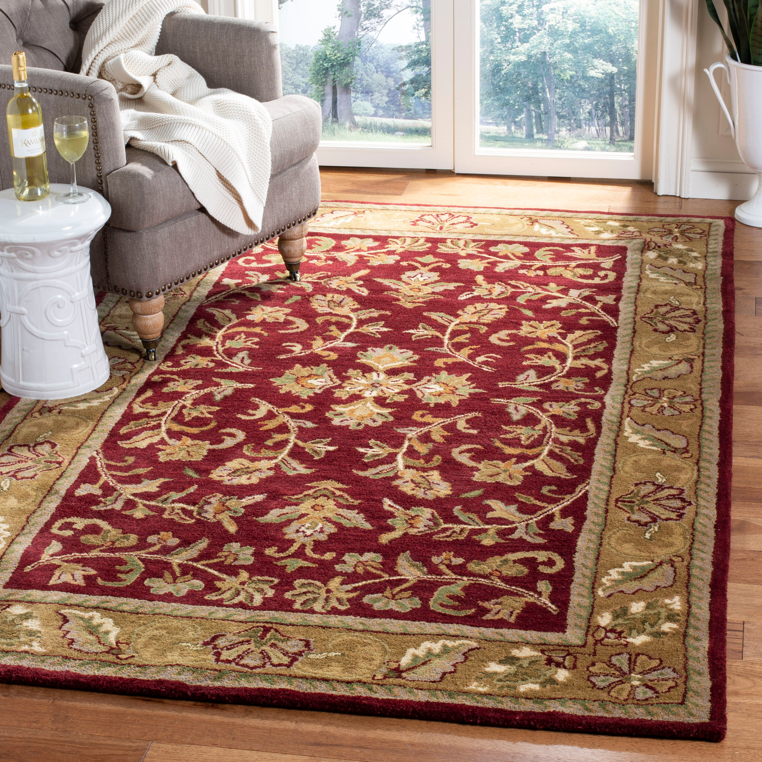 SAFAVIEH Heritage Ainsley Traditional Wool Area Rug, Red/Gold, 4' x 6'