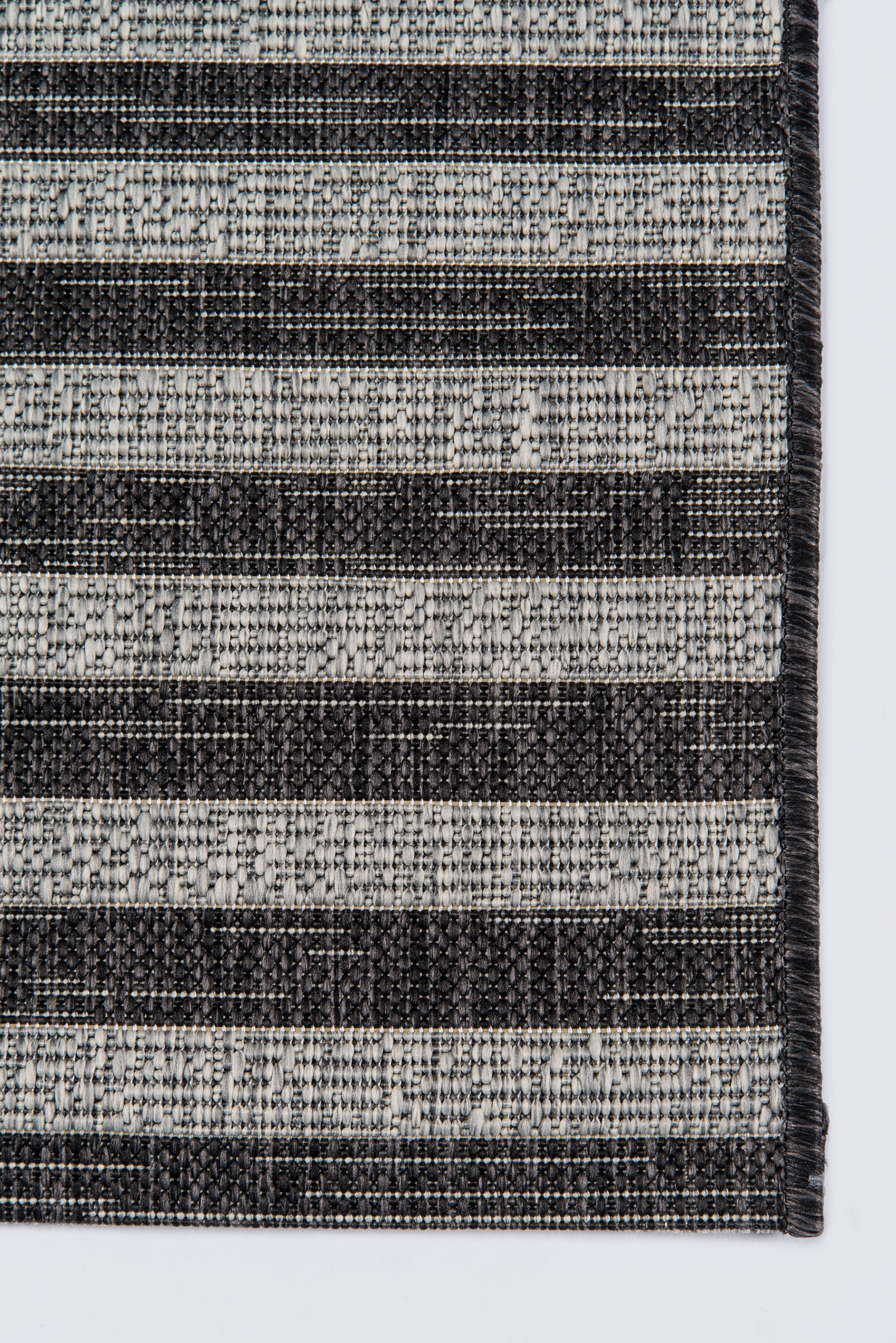 Momeni Villa Monaco Charcoal/White Indoor/Outdoor Rug