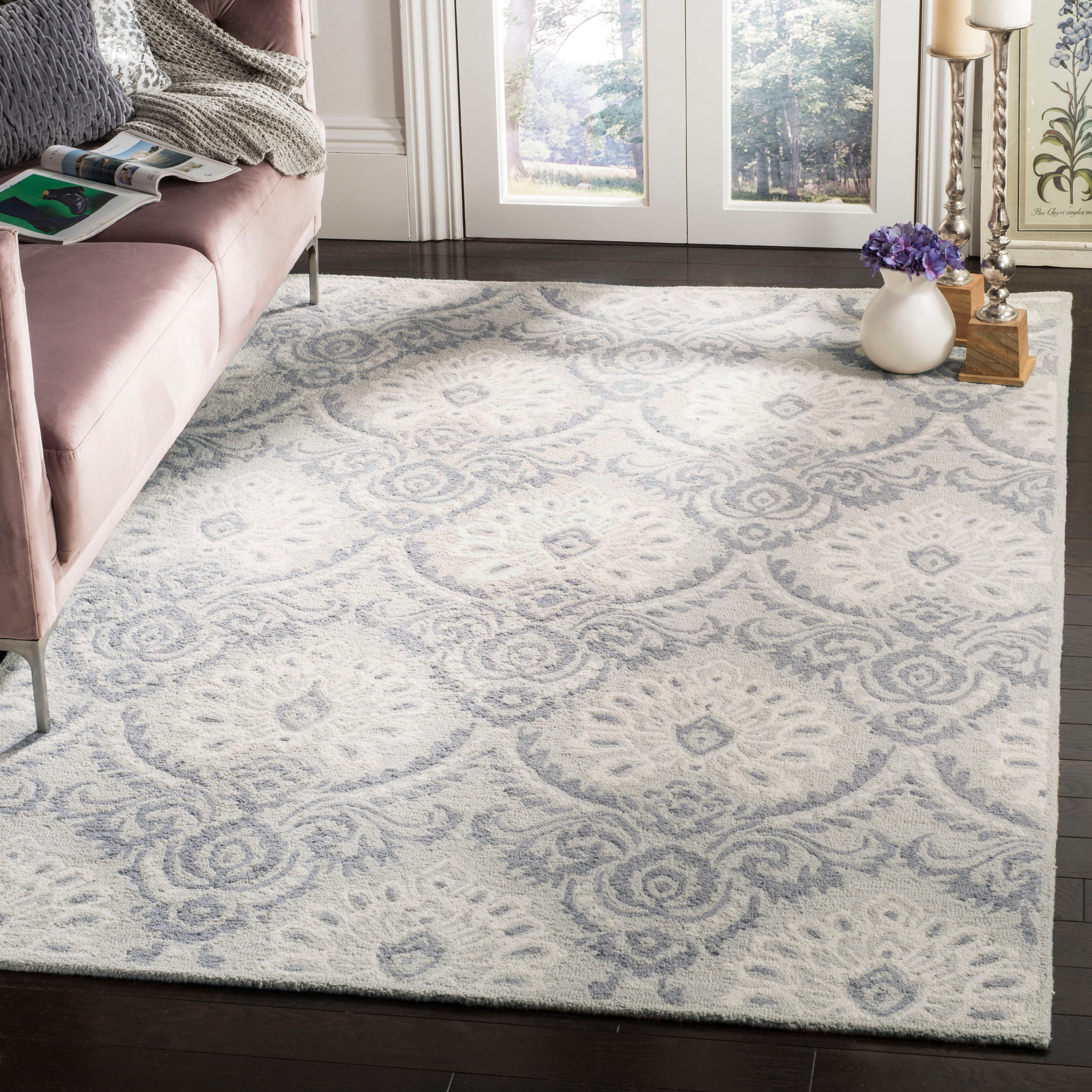SAFAVIEH Blossom Travis Damask Wool Area Rug, Light Grey/Ivory, 4' x 6'