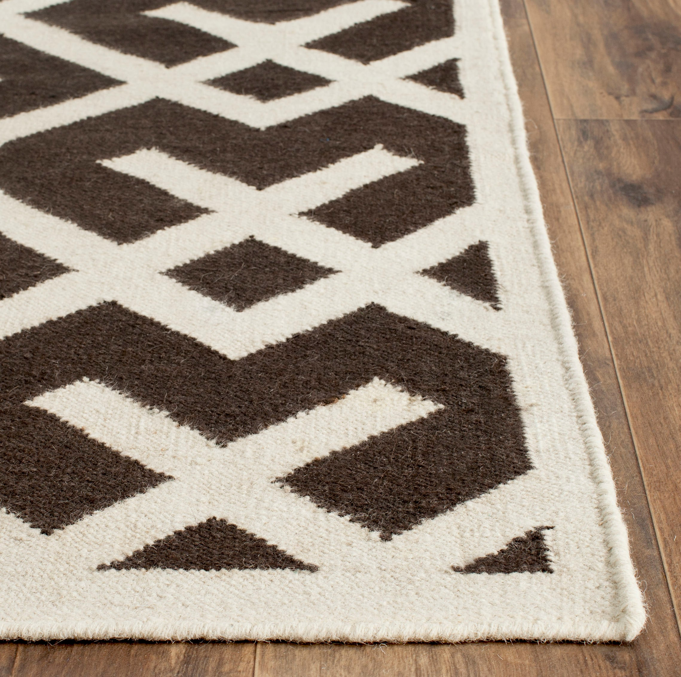 SAFAVIEH Dhurrie Brianna Geometric Moroccan Wool Area Rug, Brown/Ivory, 10' x 14'