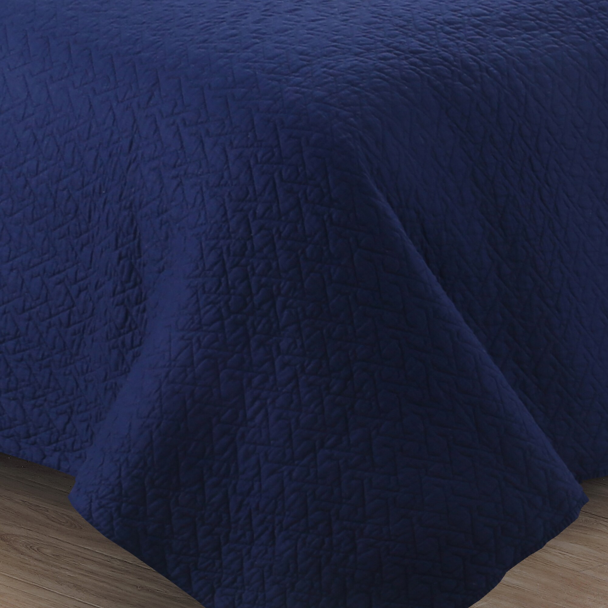 Estate Collection Tristan 2 -Piece Navy Twin Quilt Set