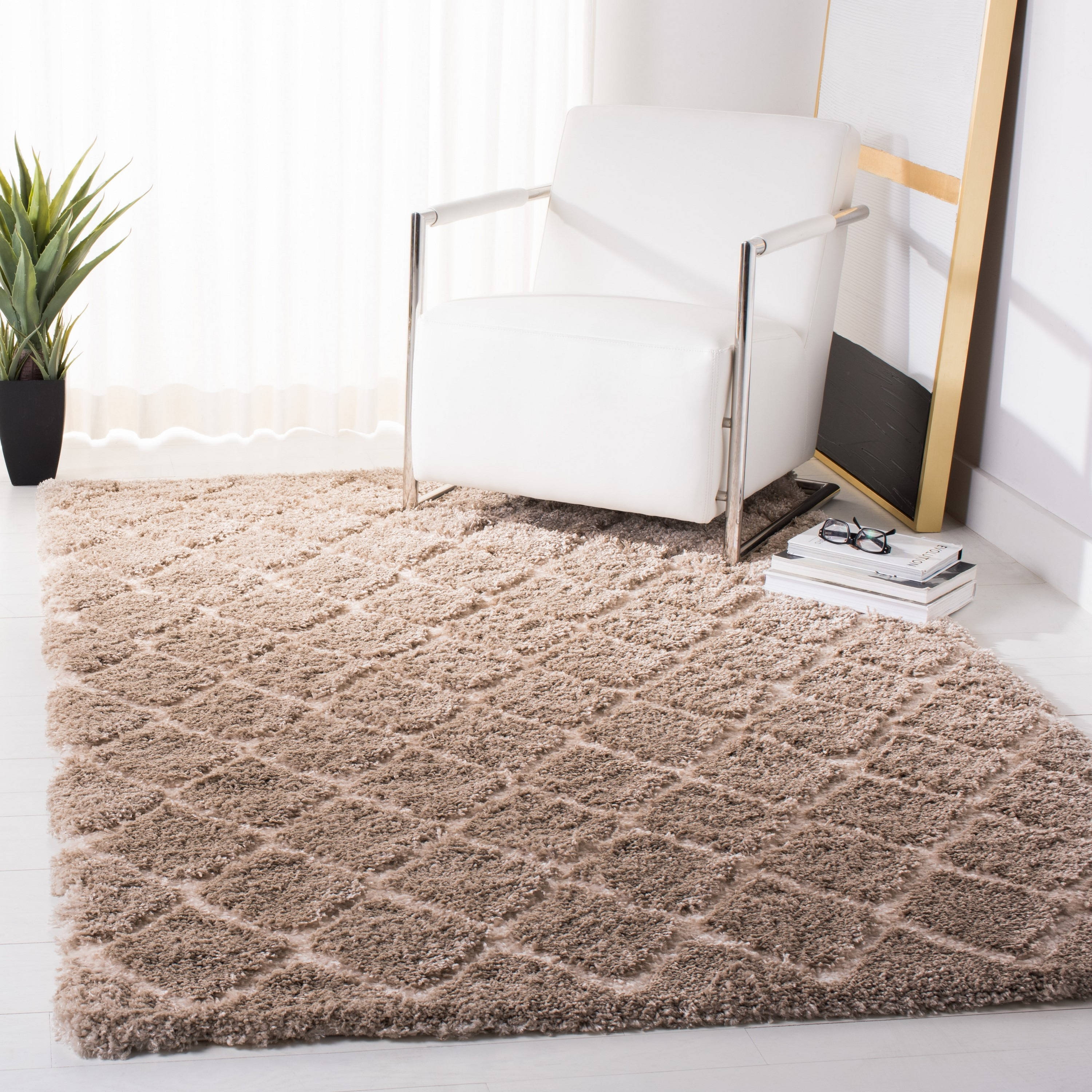SAFAVIEH Adriana Anwar Geometric Diamonds Shag Area Rug, Beige/Cream, 3' x 5'