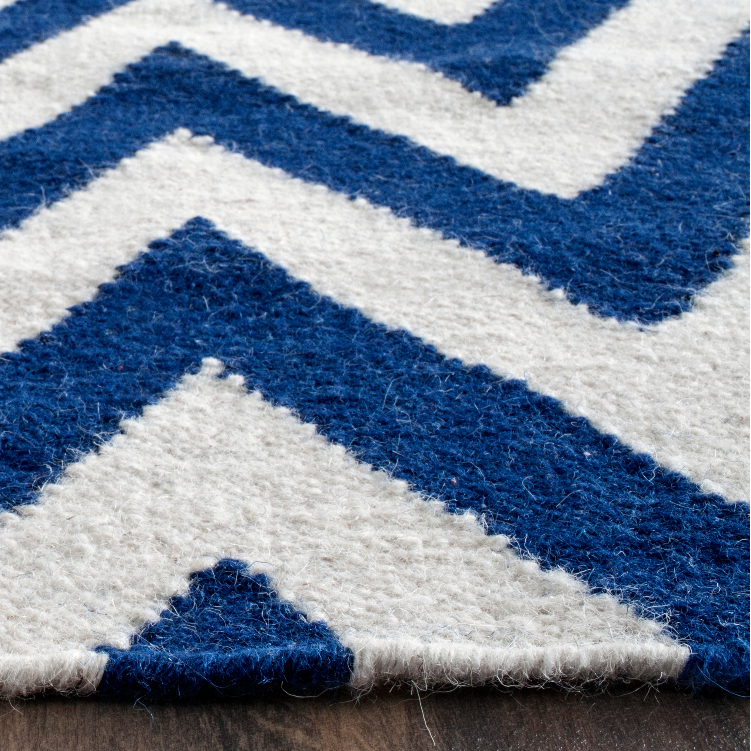 SAFAVIEH Dhurries Bentley Geometric Area Rug, Dark Blue/Ivory, 9' x 12'