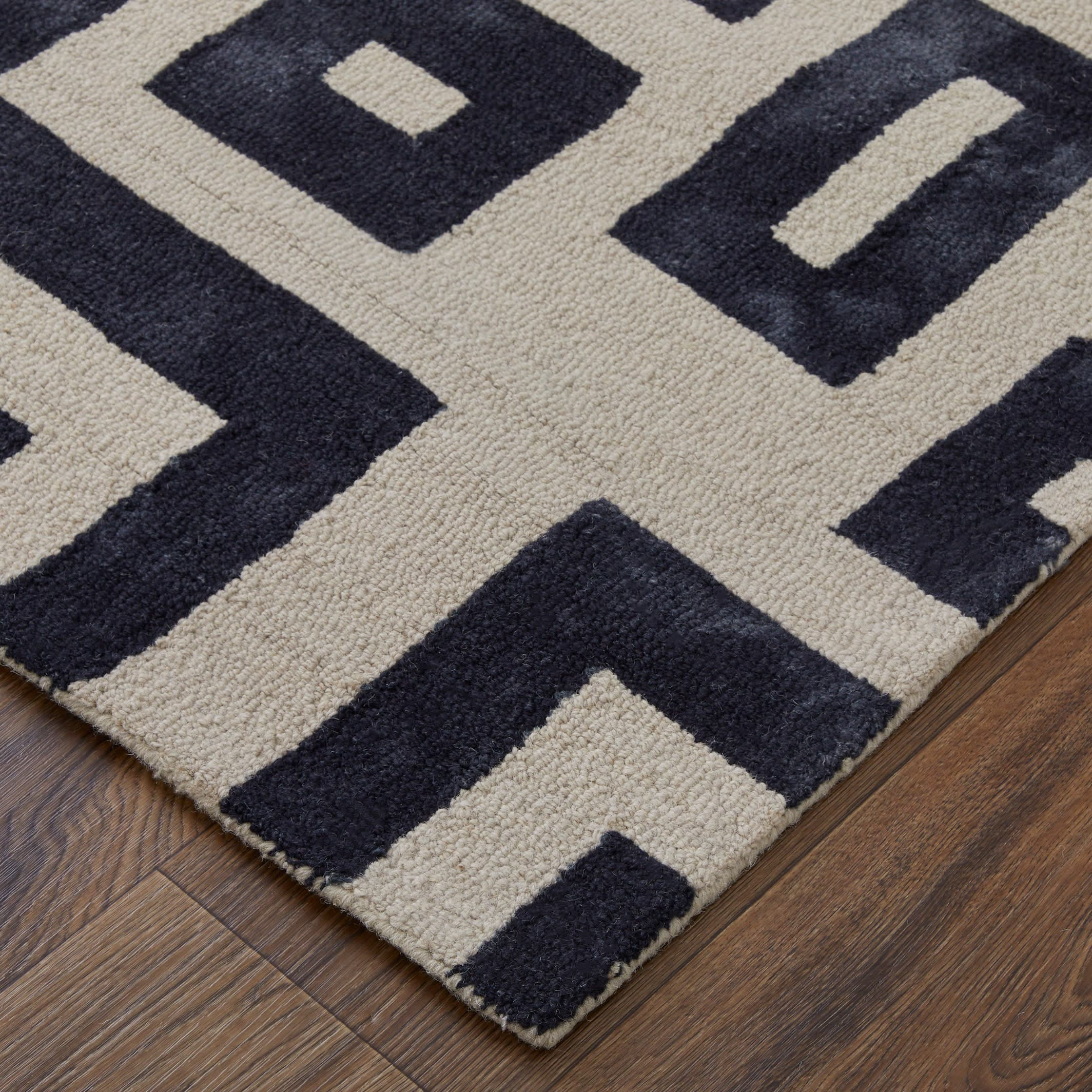 Ivory Tufted Handmade Wool Area Rug 8' x 11'