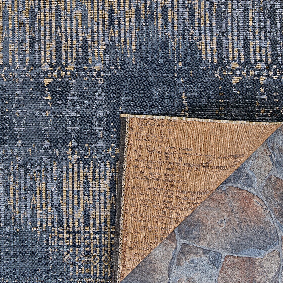 Couristan Dolce Blue Nile Indoor / Outdoor Area Rug, Indigo, 2'3" x 3'11"
