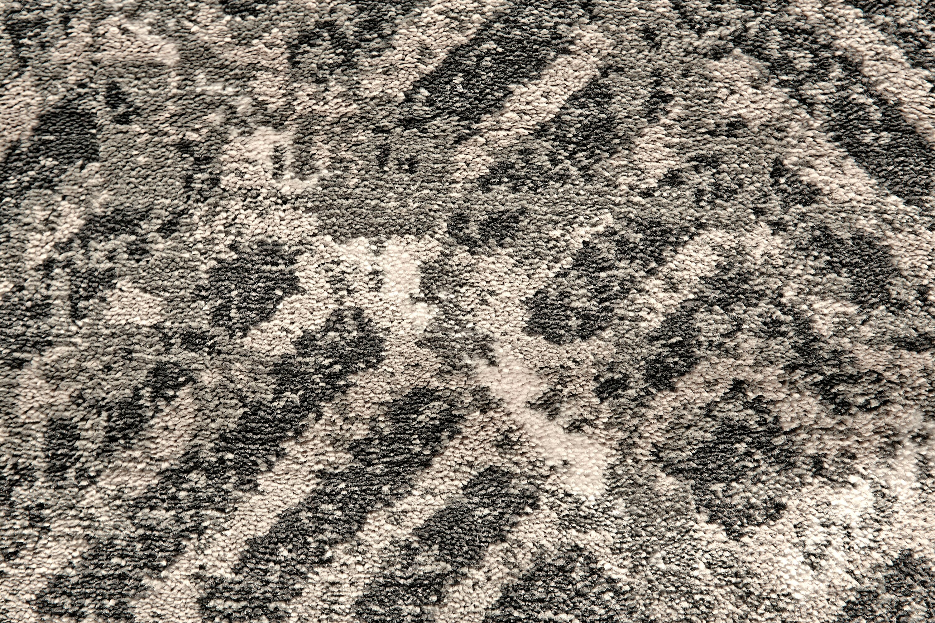 Alessandria Distressed Geometric 5' x 8' Gray Wool-Blend Rug