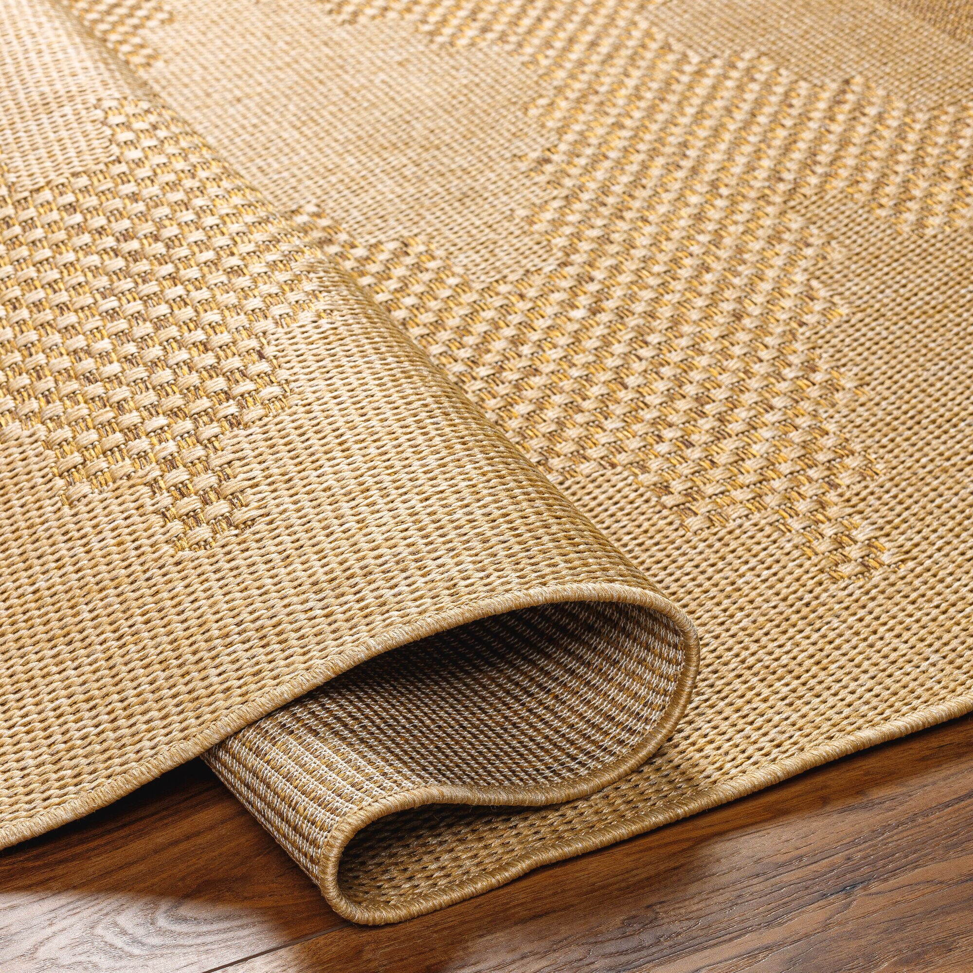 Pismo Beach Geometric Diamond 7'10" Square Synthetic Rug