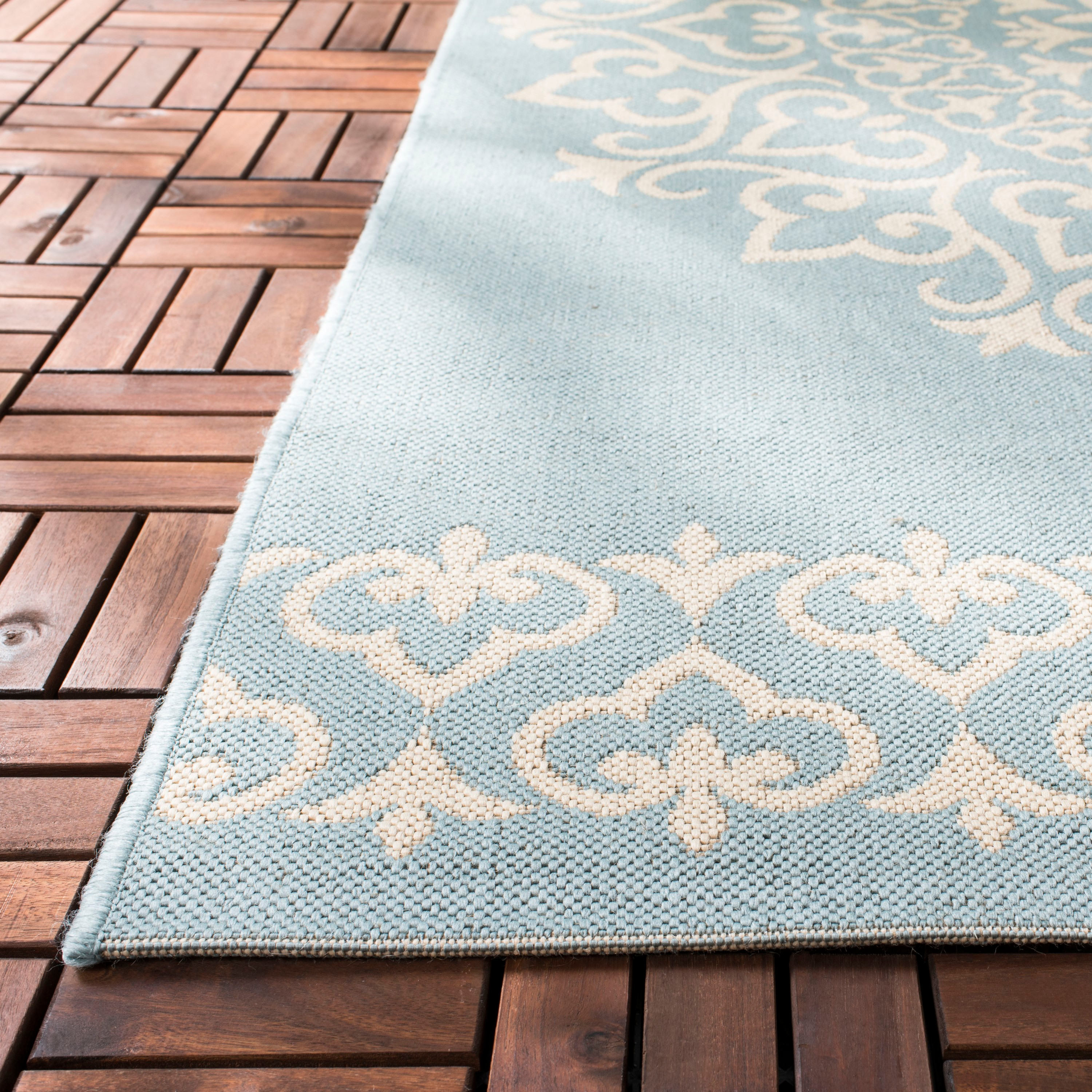 SAFAVIEH Beach House Braiden Medallion Indoor/Outdoor Area Rug Cream/Aqua, 4' x 6'