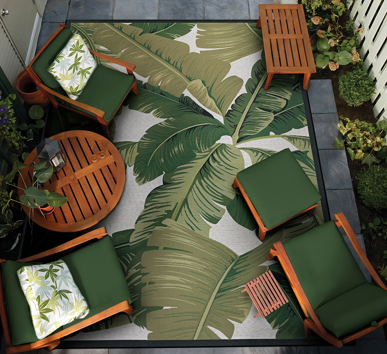 Couristan Dolce 2 x 3 (ft) Loomed Polypropylene Hunter Green-Ivory Rectangular Indoor/Outdoor Floral/Botanical Area rug
