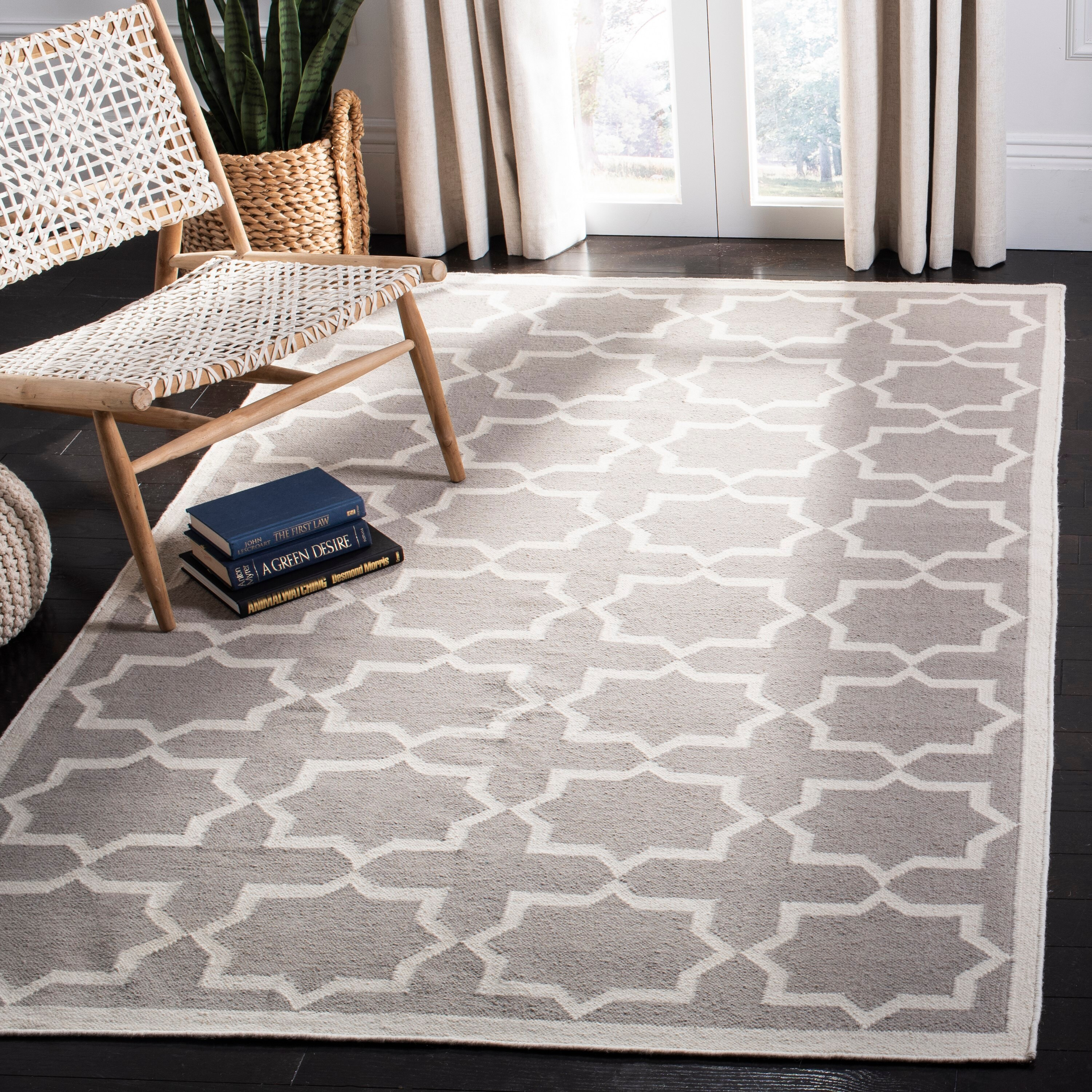 SAFAVIEH Dhurrie Diana Geometric Moroccan Wool Area Rug, Grey/Ivory, 3' x 5'