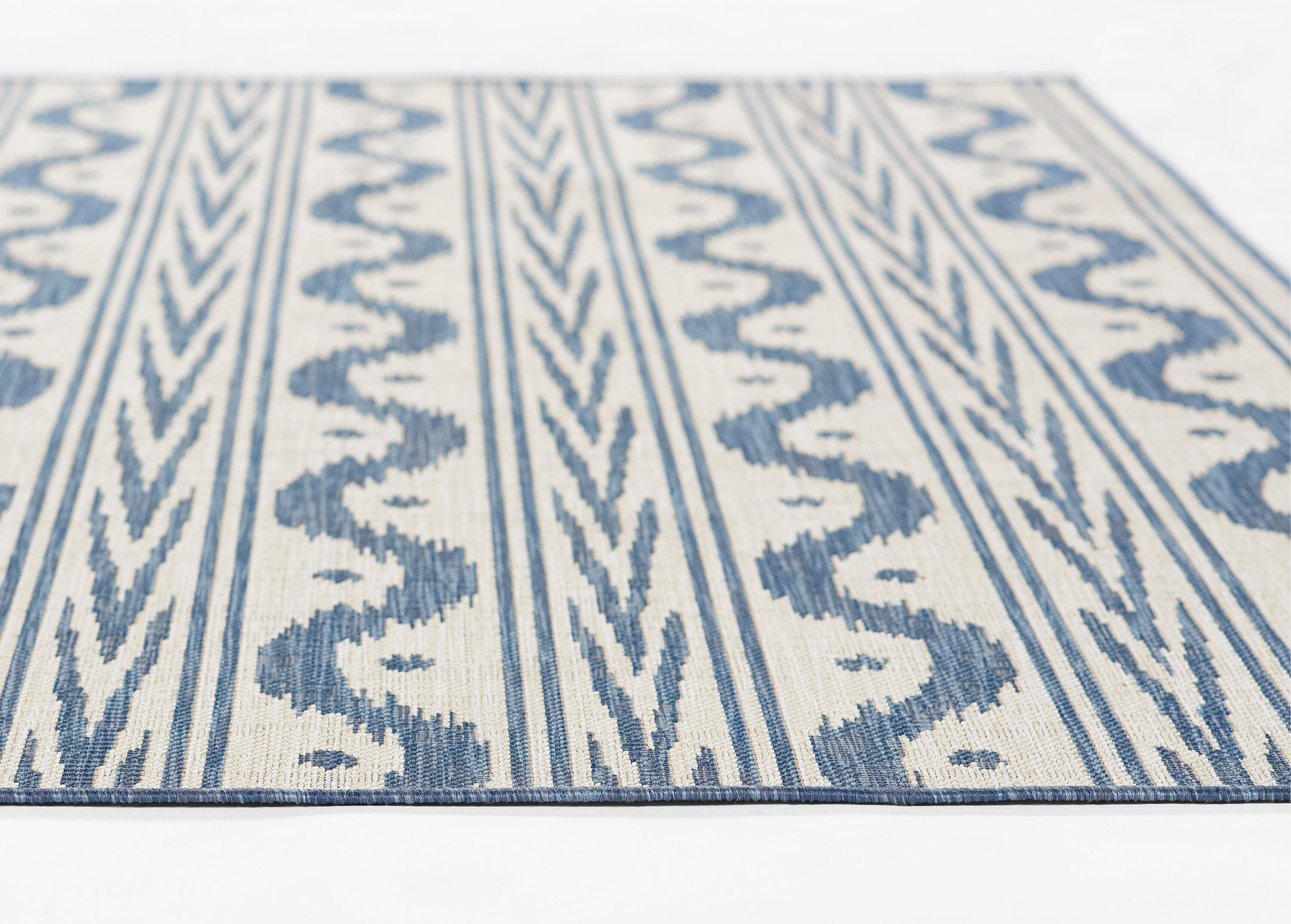 Momeni Riviera Geometric Blue Indoor Outdoor Rug 2' X 3'
