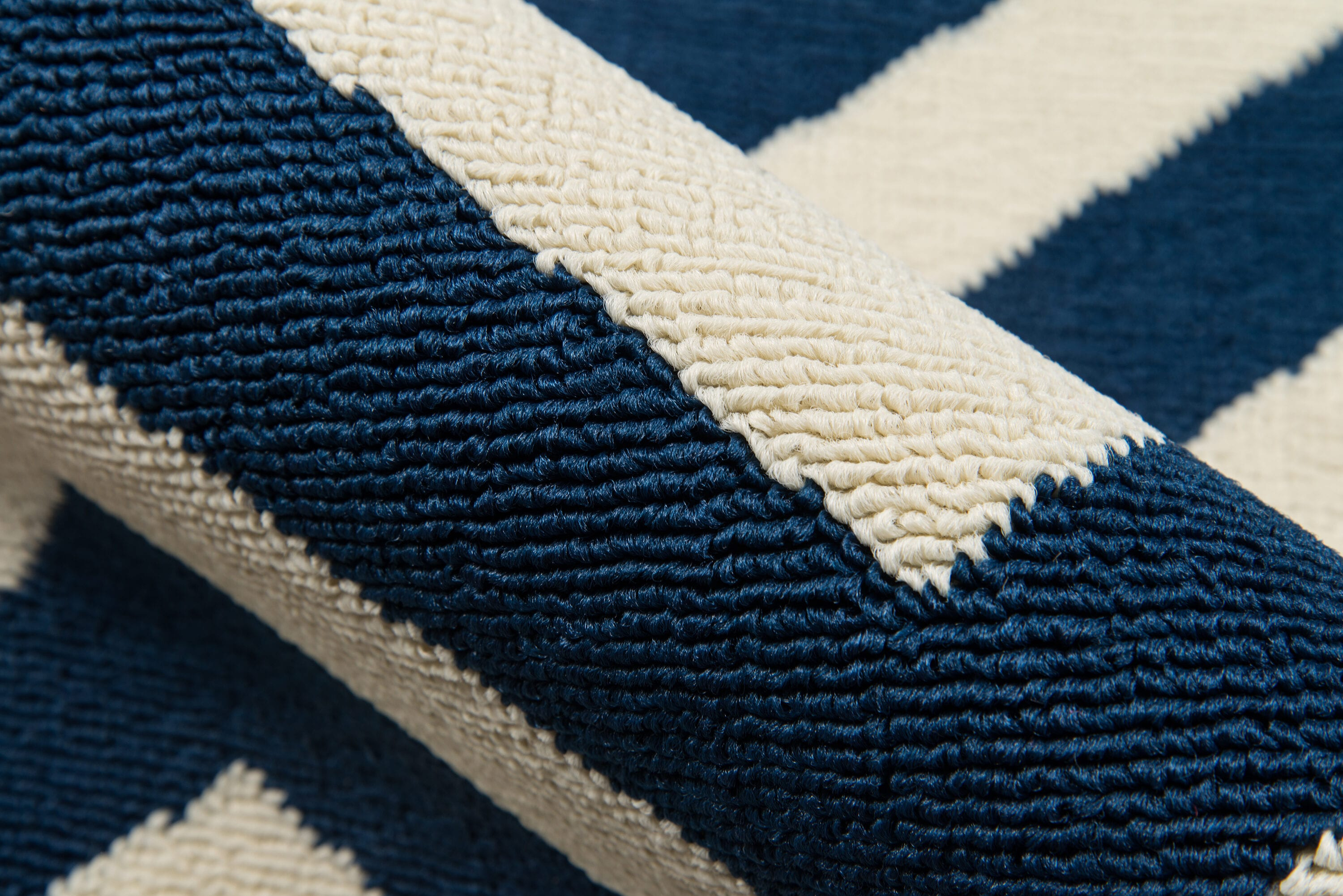 Momeni Baja 1'8" X 3'7" Transitional Rug in Navy