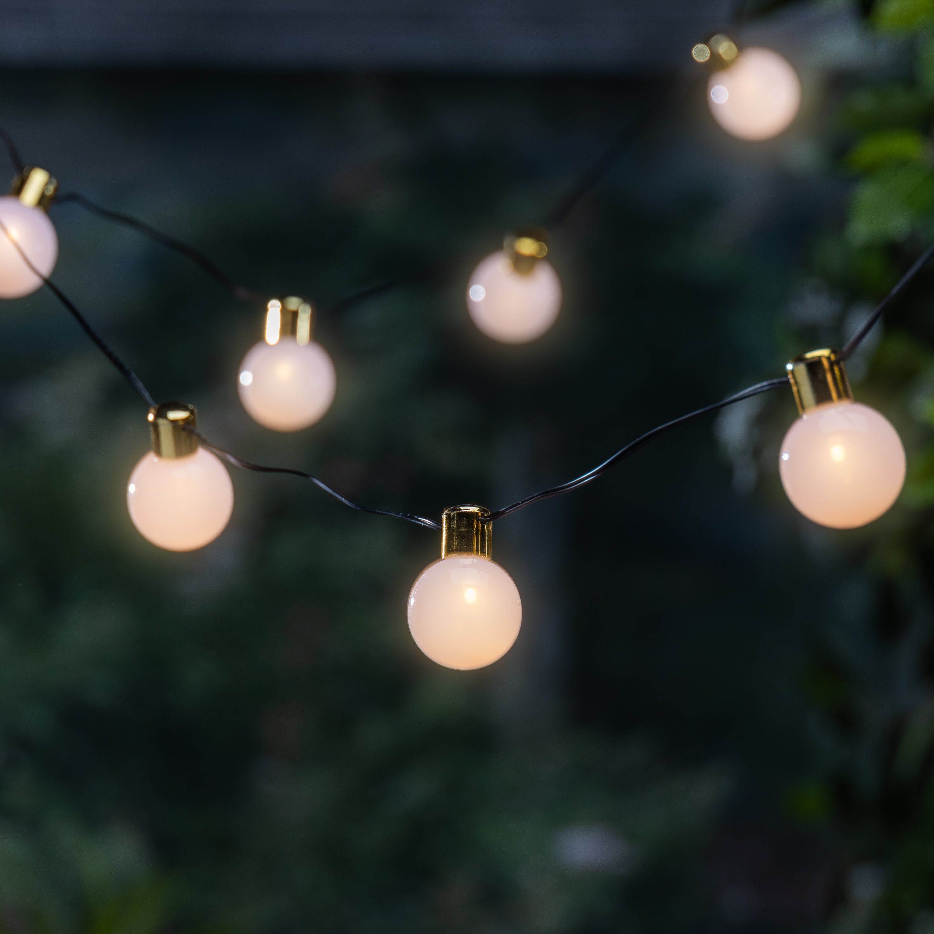 Everlasting Glow  White & Gold Light Garland 30 Warm Battery LED with Timer