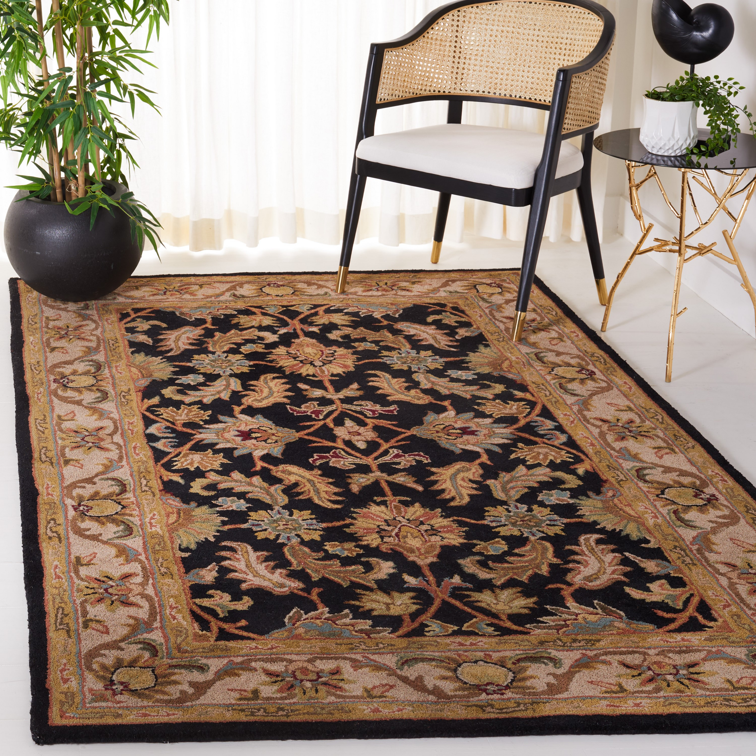 SAFAVIEH Heritage Valery Traditional Wool Area Rug, Black/Beige, 2'3" x 4'