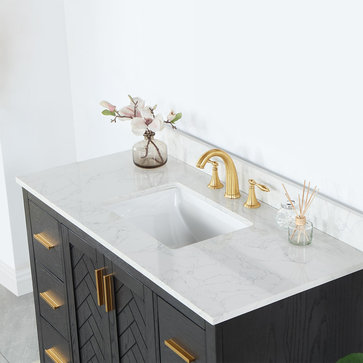 Gazsi 48" Single Bathroom Vanity Set in Brown Oak with Grain White Composite Stone Countertop without Mirror