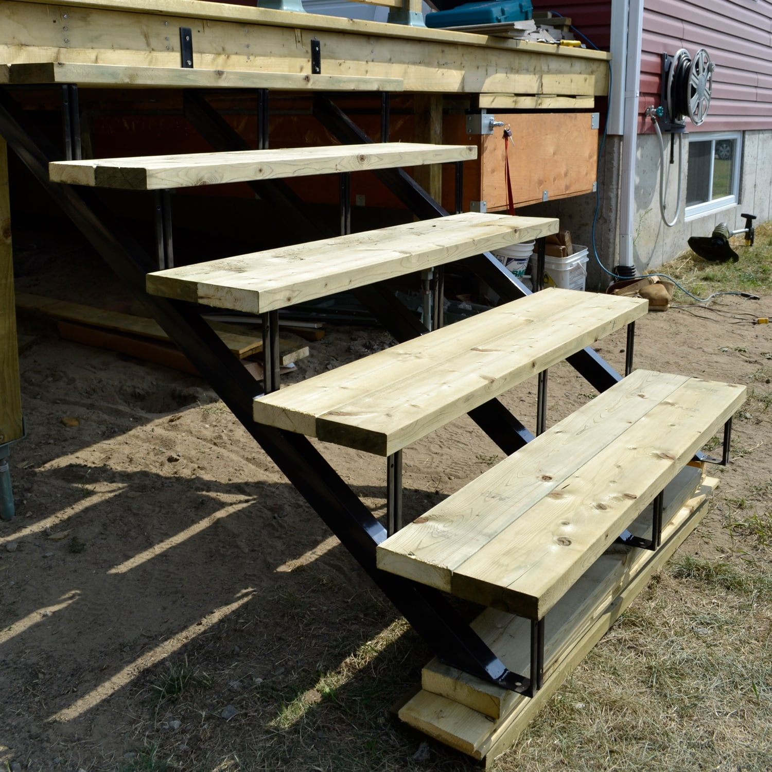 Black Painted Steel 5-Step Outdoor Stair Stringer