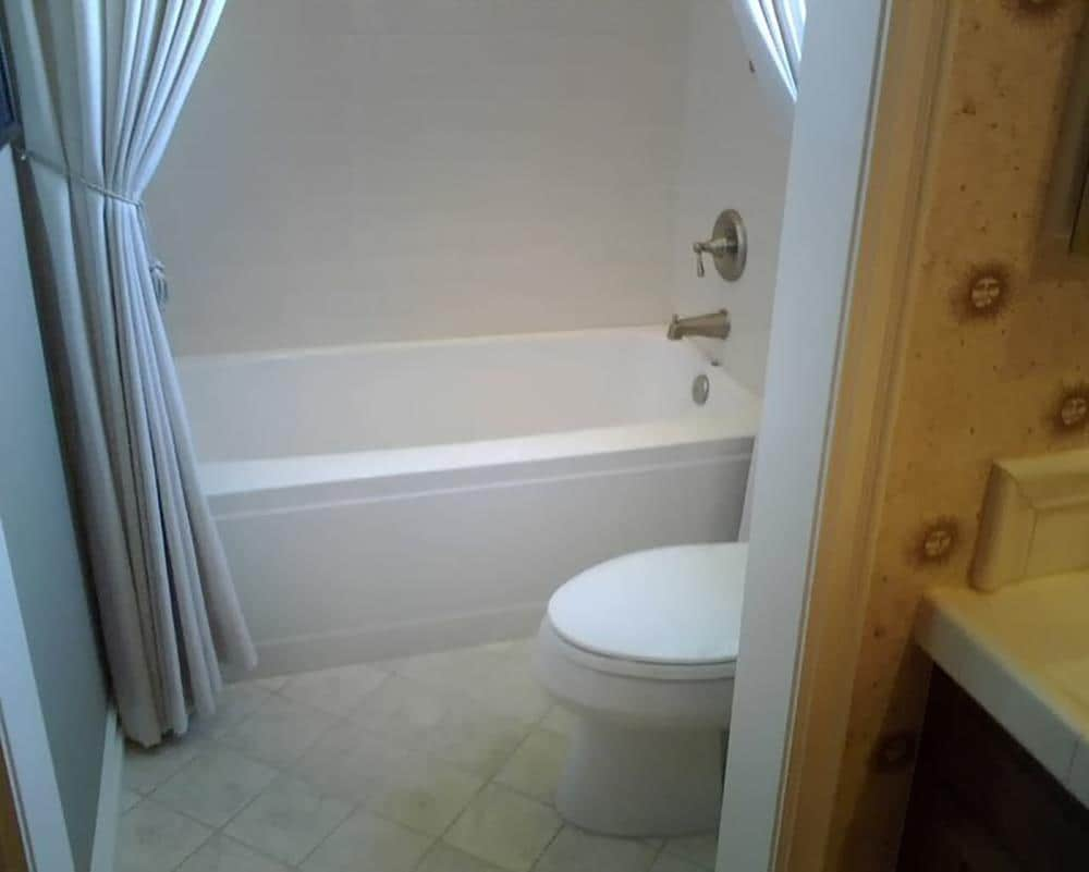 Regan 72'' x 32'' Alcove / Tile In Soaking Acrylic Bathtub