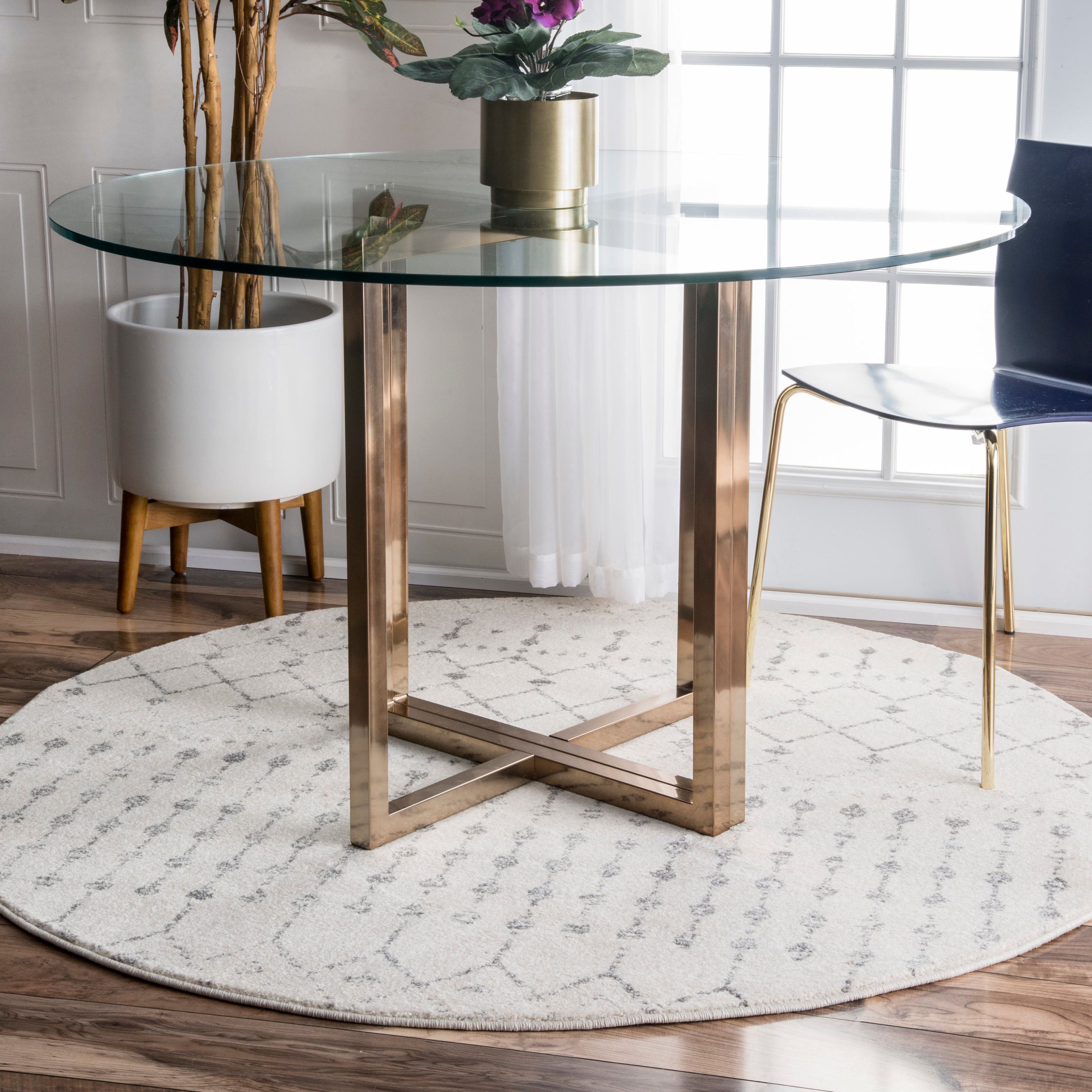 Blythe Modern Moroccan Trellis 6 ft. Gray Round Rug