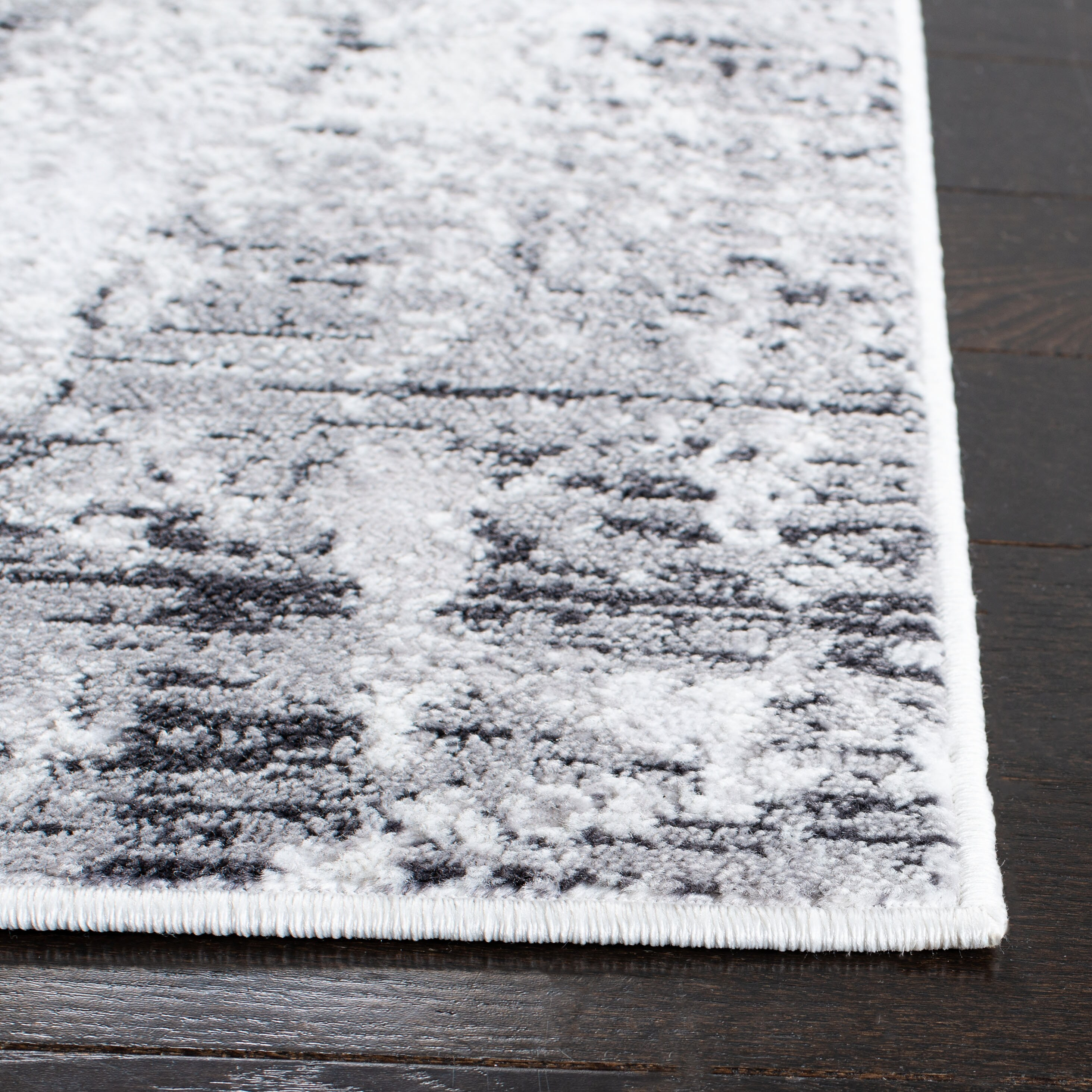 SAFAVIEH Amelia Alastar Abstract Distressed Area Rug, Grey/Ivory, 6'7" x 6'7" Square