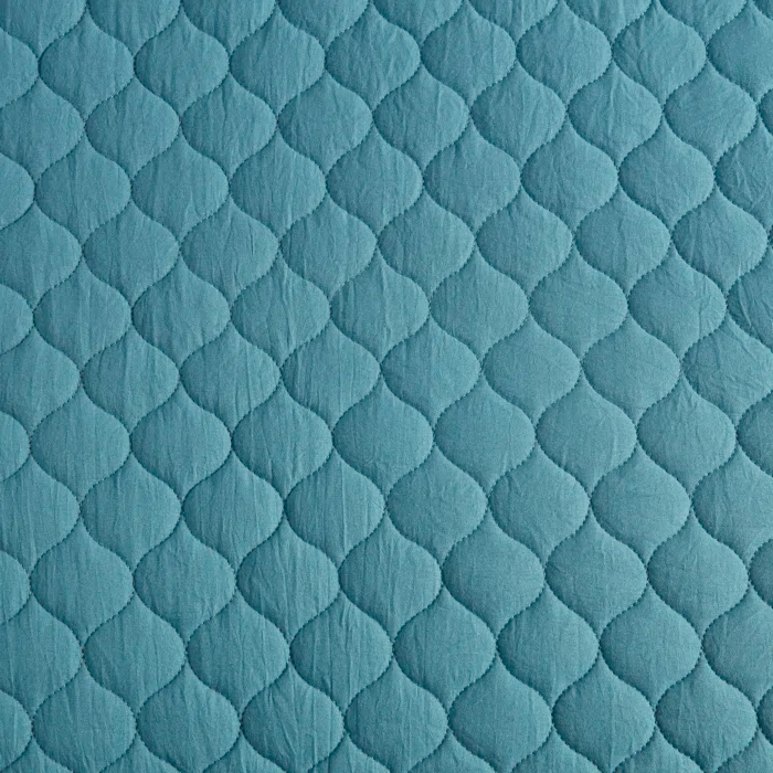 Solid Color 3 Piece Scalloped Edge Crinkle Microfiber Quilt Set