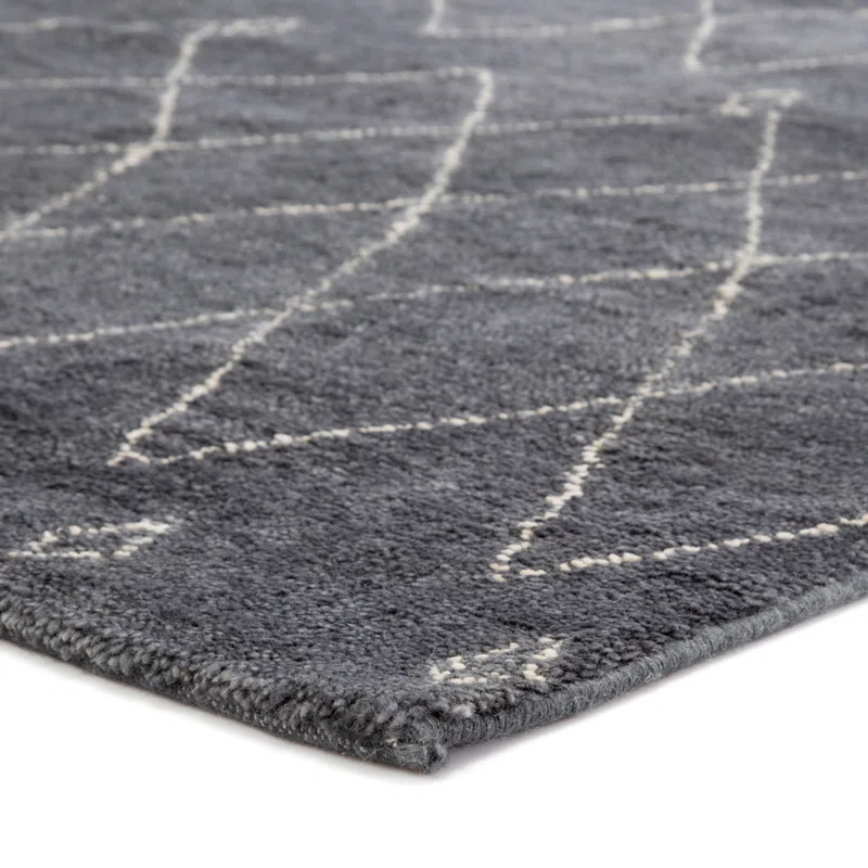 Hand-Knotted Gray Diamond Wool Area Rug 8' x 10'