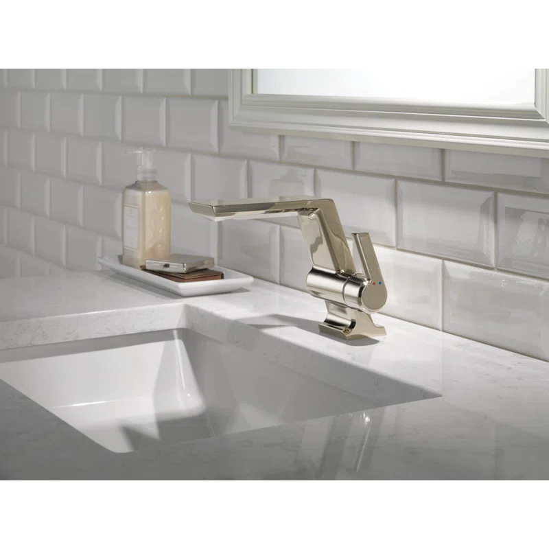 Pivotal Single Hole Bathroom Faucet with Drain Assembly and DIAMOND™ Seal Technology