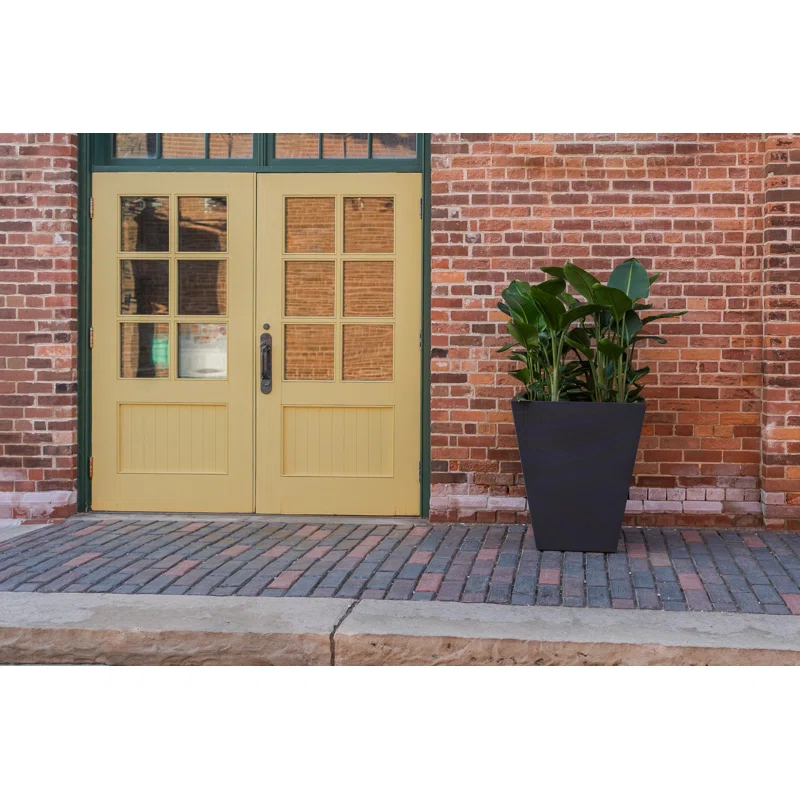 Pro Series Linear Thirty Planter