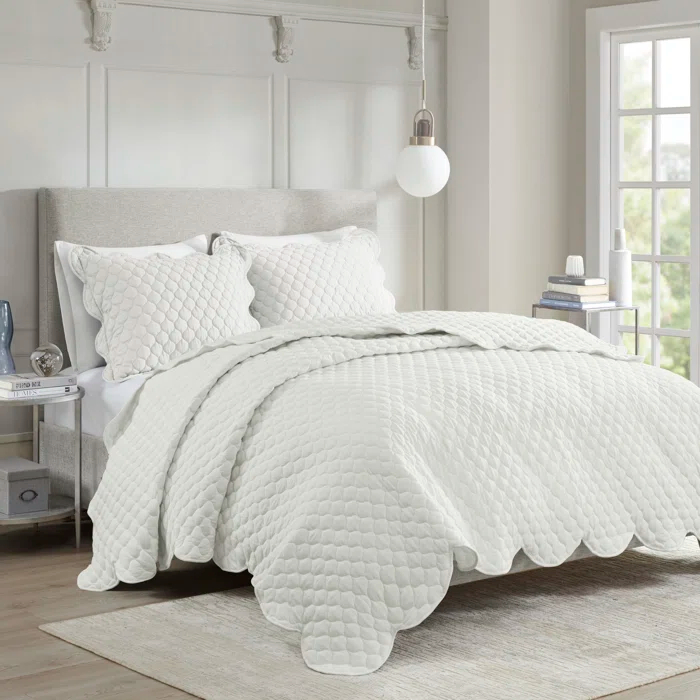 Solid Color 3 Piece Scalloped Edge Crinkle Microfiber Quilt Set