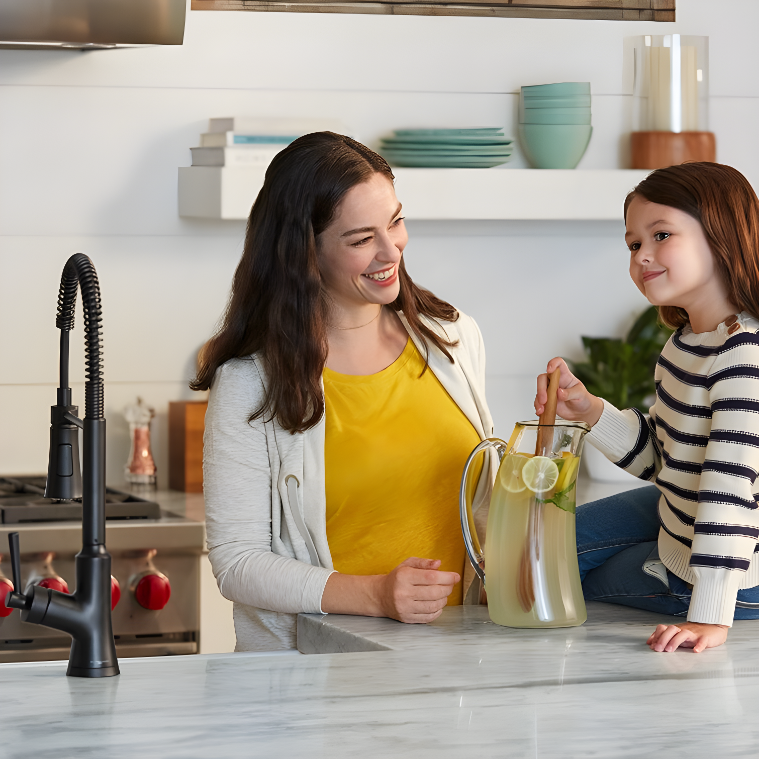 Joleena Pull Out Single Handle Kitchen Faucet