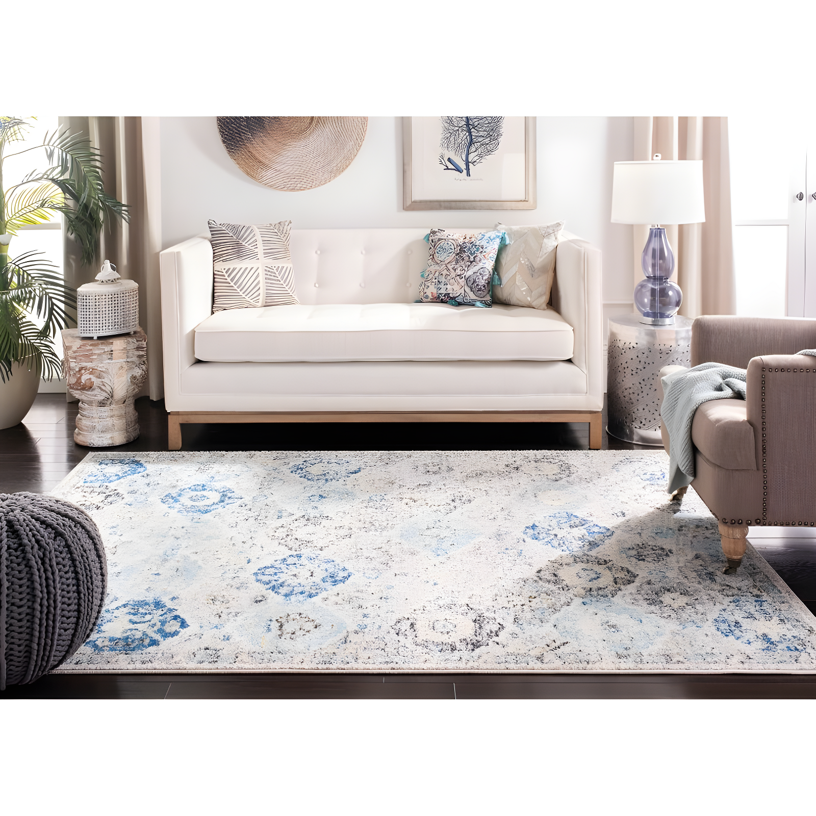 Madison MAD611 Power Loomed Indoor Area Rug - Ivory/Aqua - 4'x4' - Safavieh