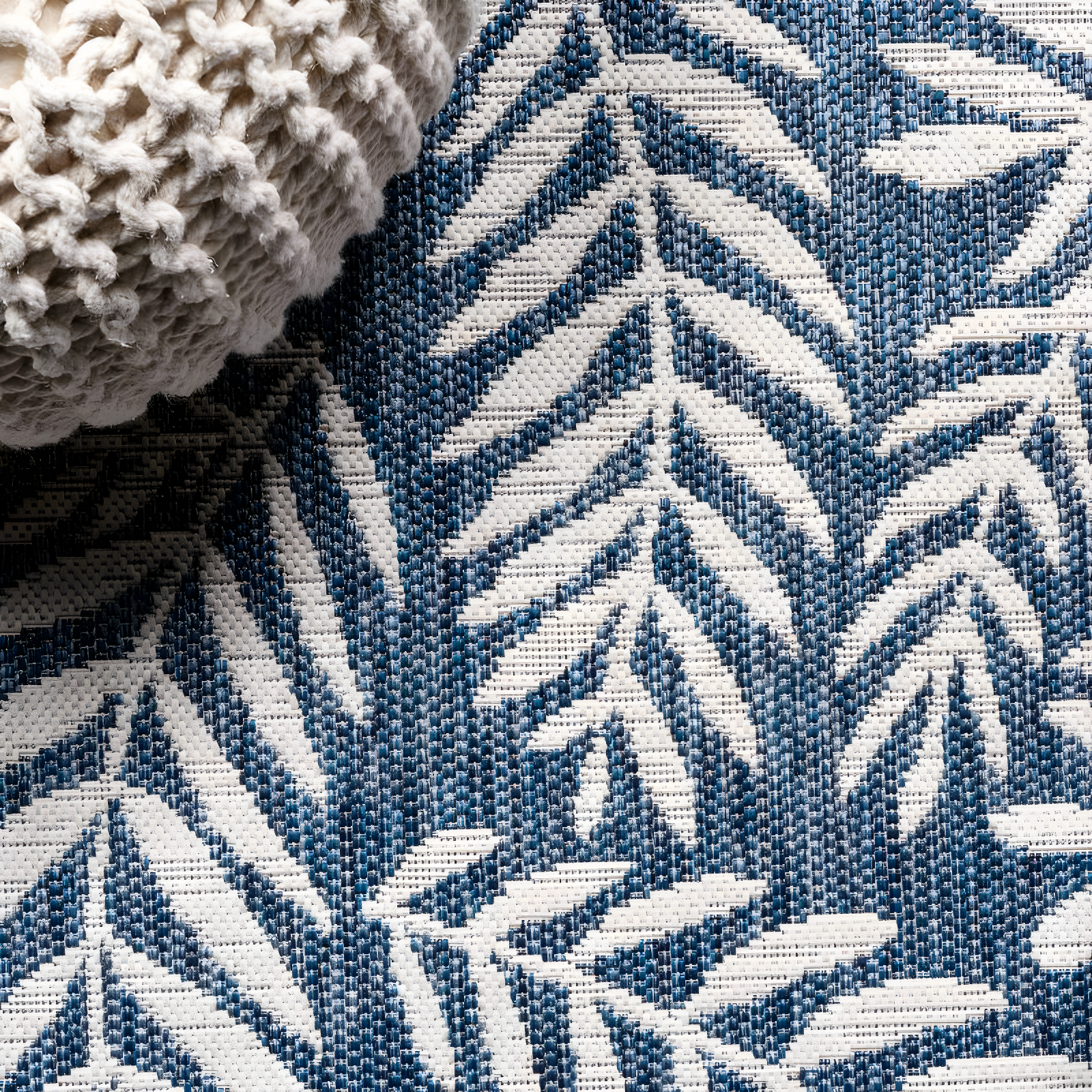 5' Square Nevis Palm Frond Indoor/Outdoor Area Rug, Navy/Ivory - JONATHAN Y