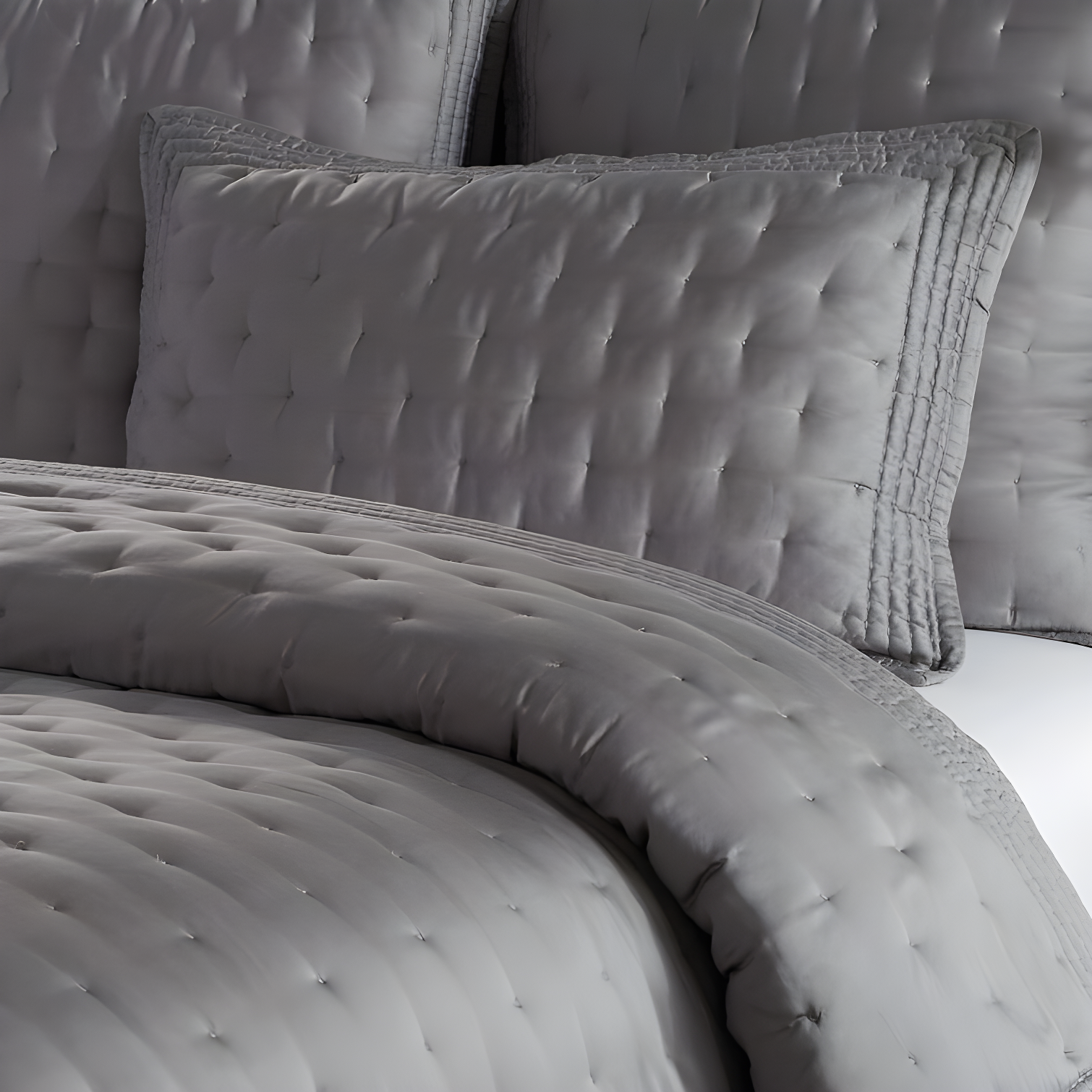 Charcoal Pure Silk Full Quilt with Subtle Tack Stitch