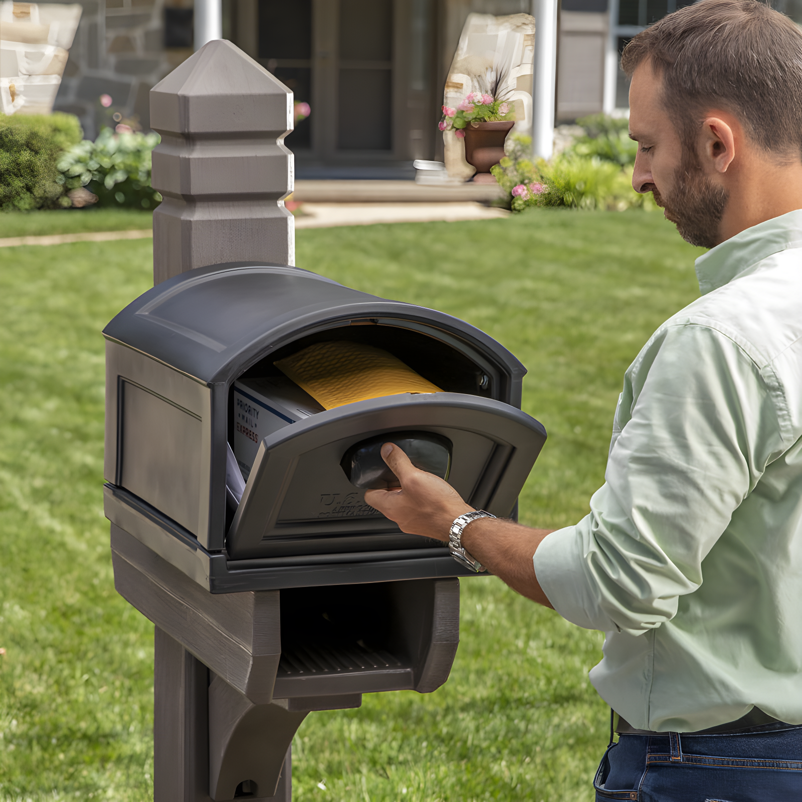 Step2 Step2 Lakewood Extra Large Post Mounted Mailbox