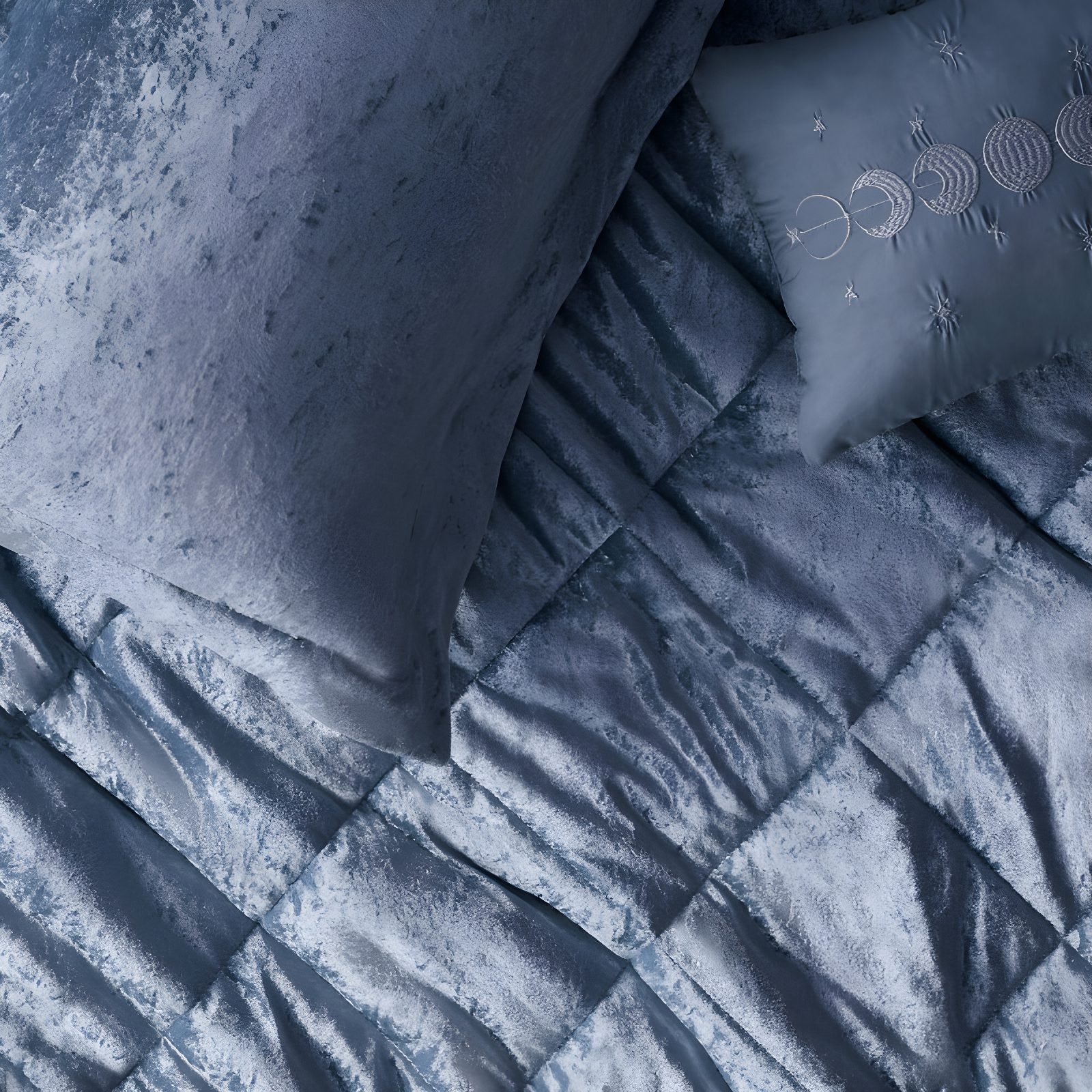 Felicia Crushed Velvet Comforter Set with Throw Pillow