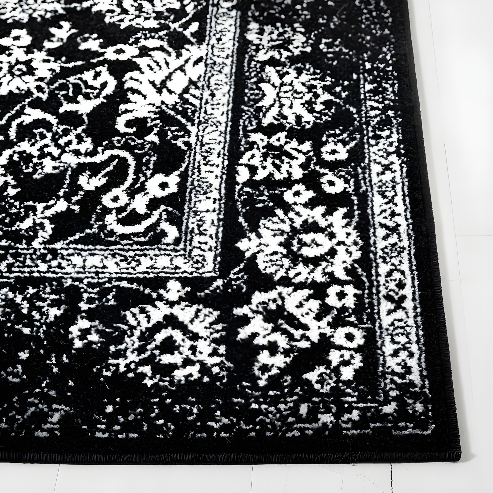Adirondack ADR109 Machine Made Indoor Accent Rug - Black/Ivory - 3'x5' - Safavieh