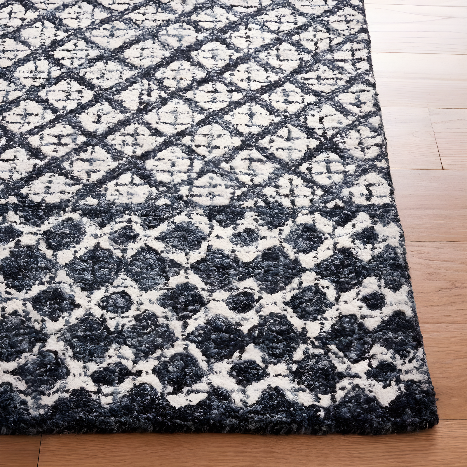 Abstract ABT203 Handmade Indoor Area Rug - Ivory/Navy - 6'x9' - Safavieh