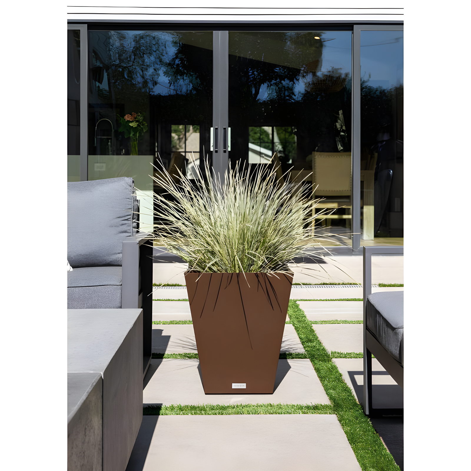 Veradek Pure Series Nobleton 22" Planter (Espresso, 22 inch)
