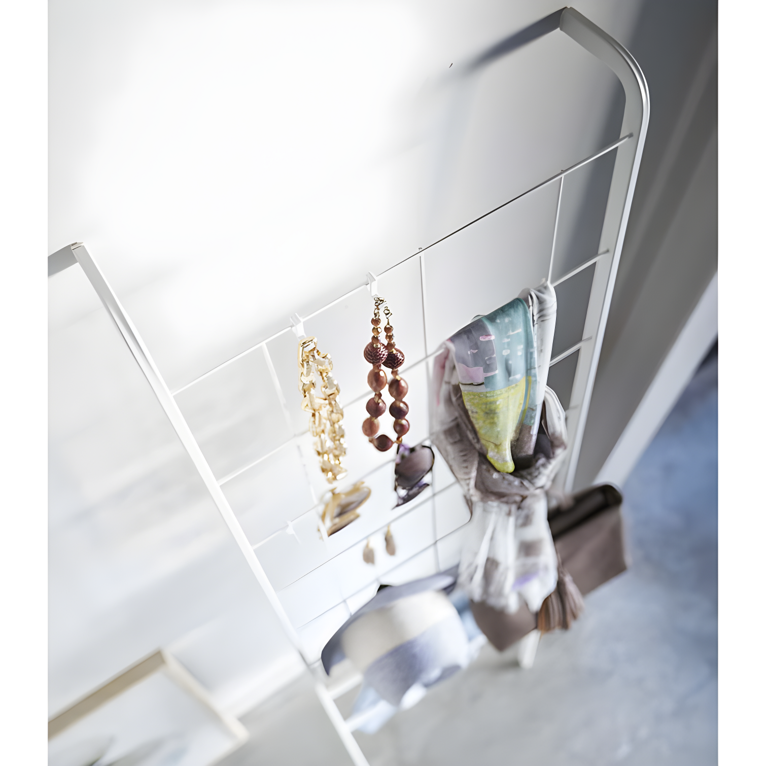 Tower Yamazaki Home Grid-Panel Leaning Ladder, Modern Storage Rack For Bedroom Or Bathroom, Steel