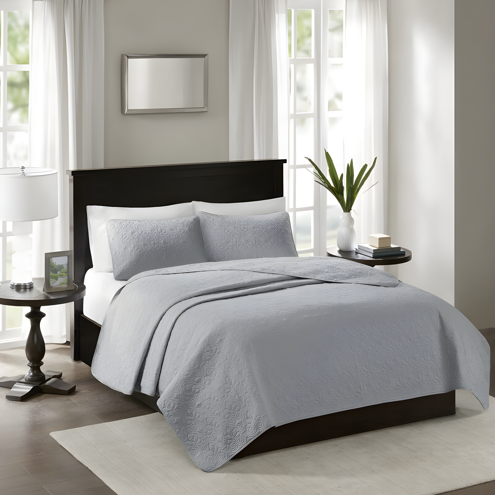 Quebec Reversible Quilt Set