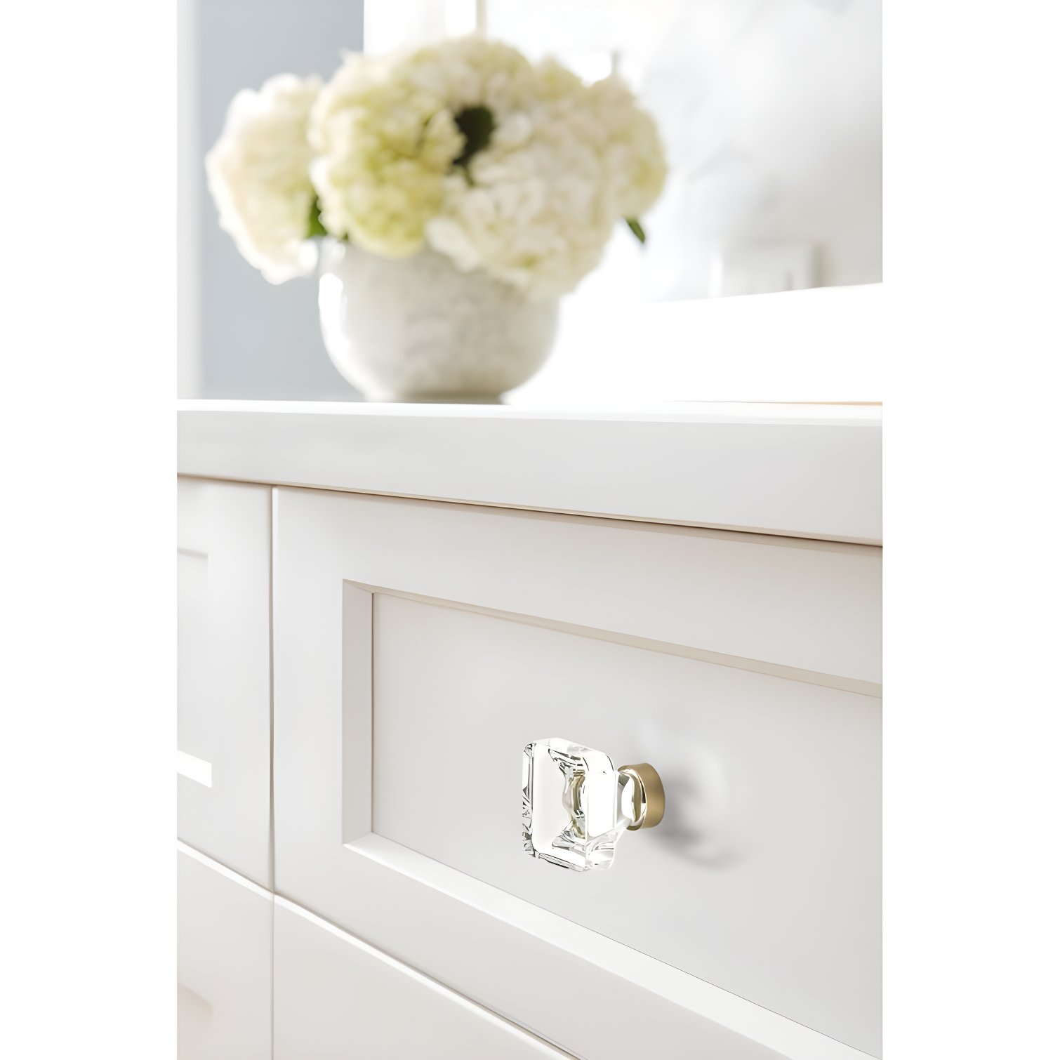 Glacio 1 3/8" Length Square Knob