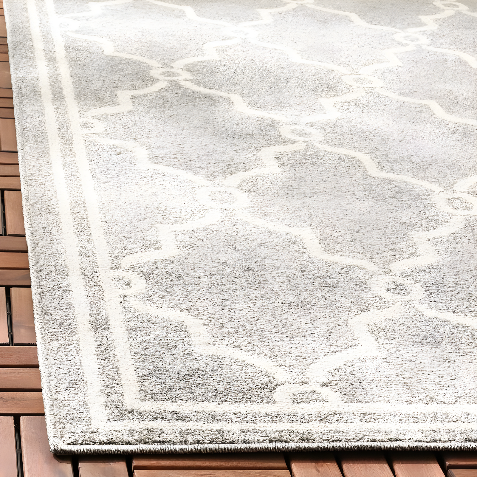 Amherst AMT414 Power Loomed Indoor Accent Rug - Dark Grey/Beige - 3'x5' - Safavieh