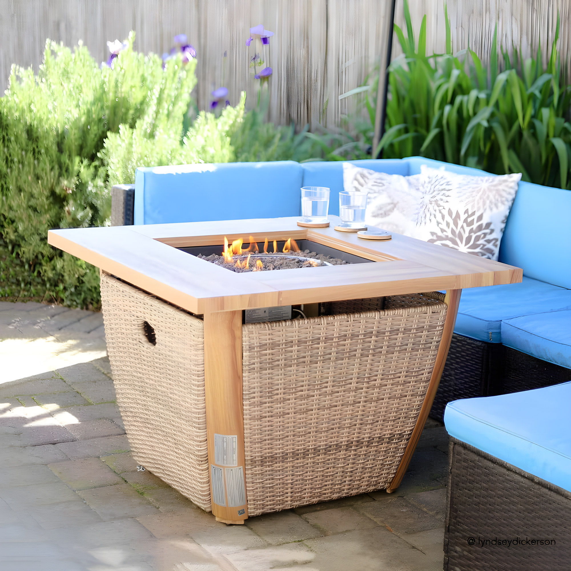 Sunjoy 38 Inch Smokeless Fire Pit Outdoor Wicker Propane Gas Fire Pit Table Hidden Propane Tank Fire Pits with Lid and Lava Rocks