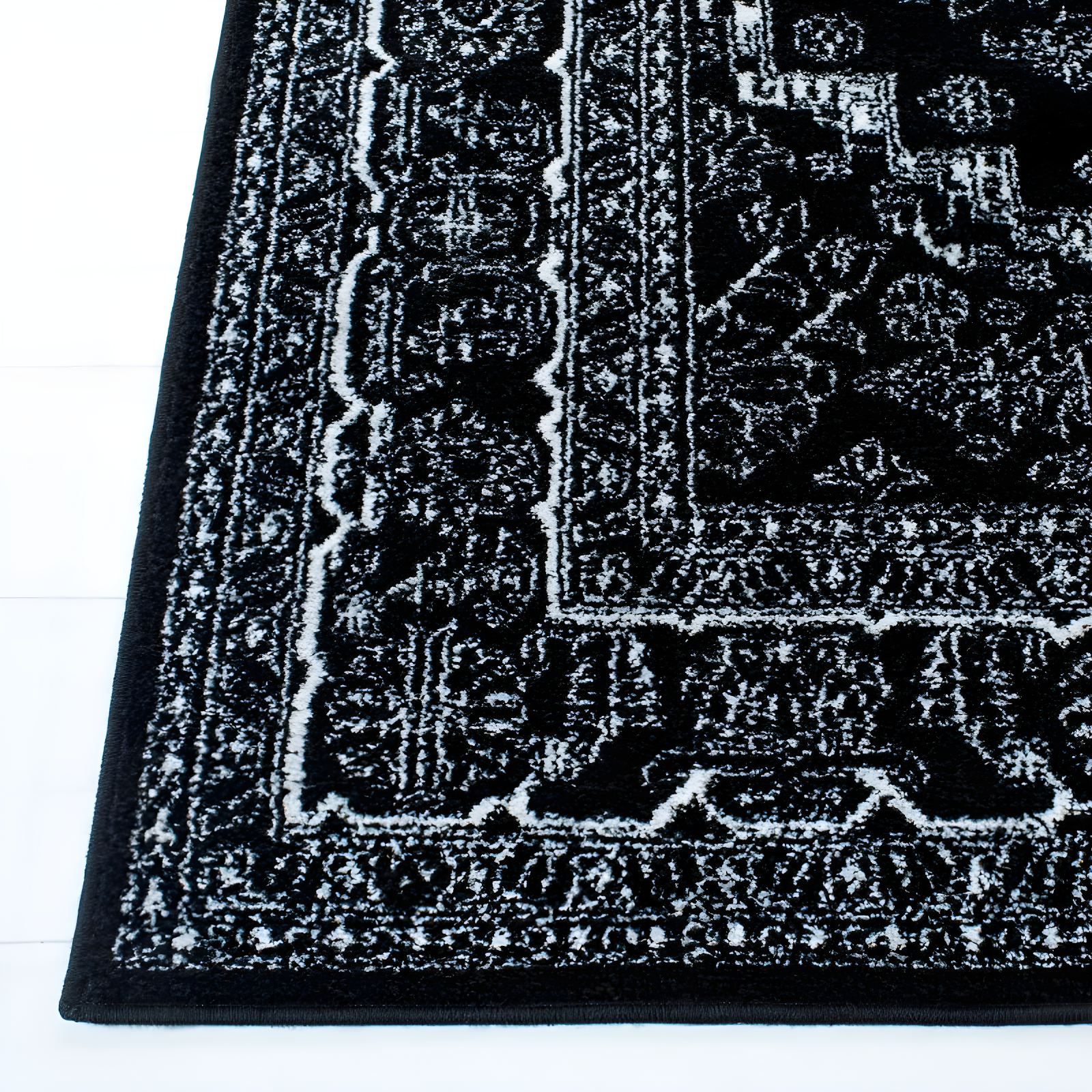 Adirondack ADR108 Power Loomed Area Rug - Black/Ivory - 5'1"x7'6" - Safavieh.