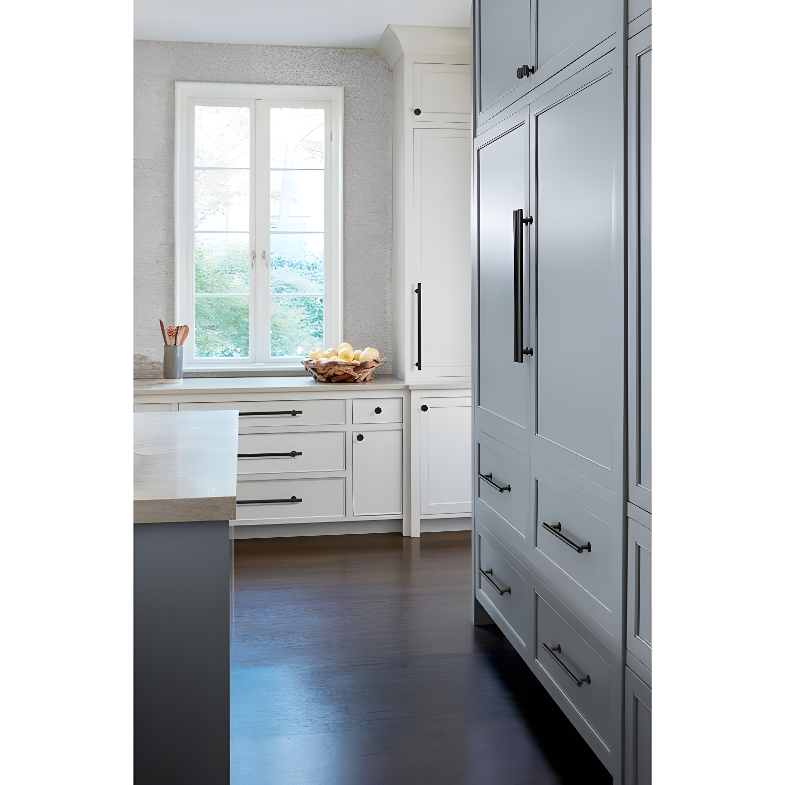 Amerock Radius 18 inch (457mm) Center-to-Center Matte Black Appliance Pull