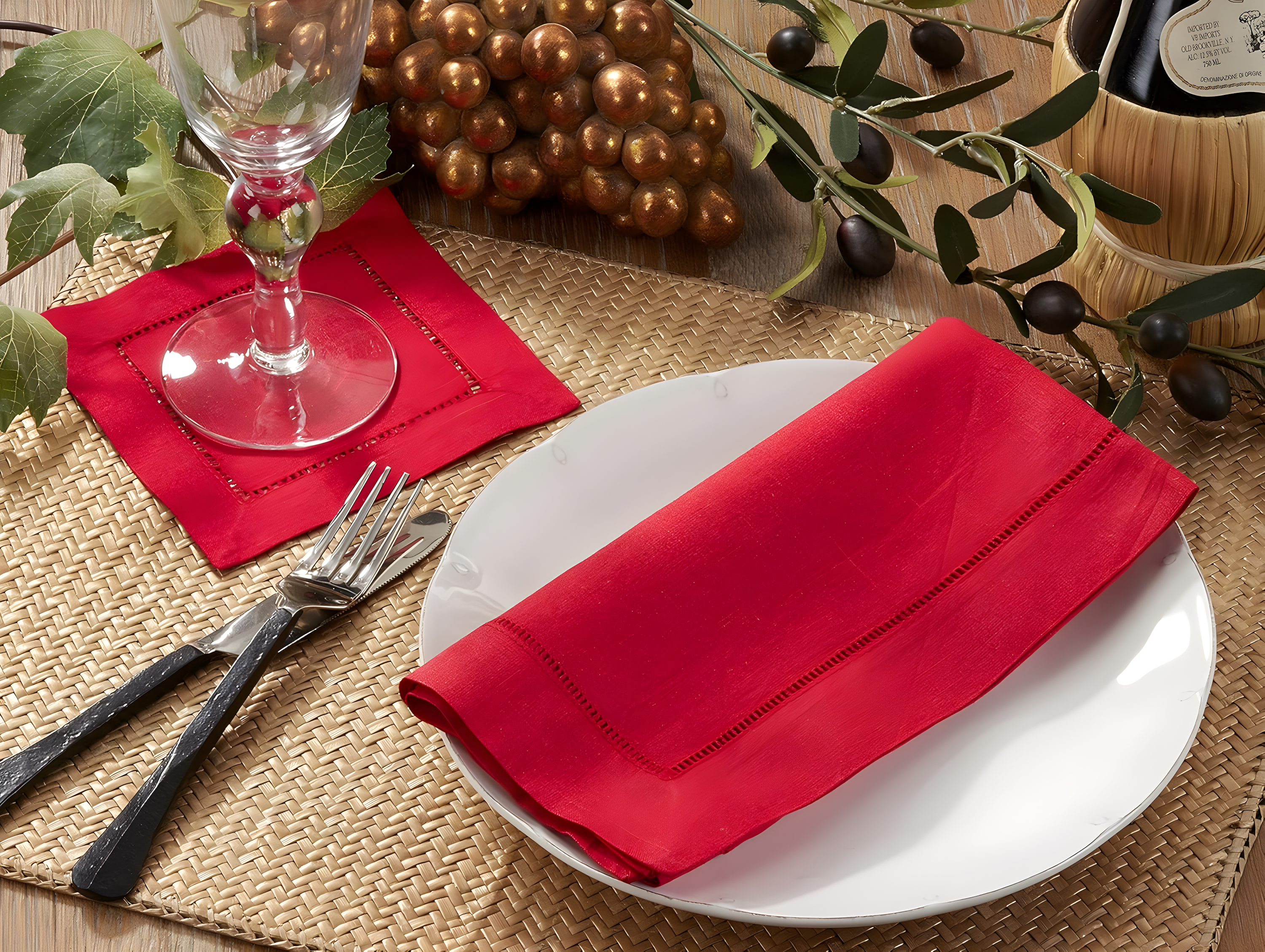 Saro Lifestyle Hemstitched Linen Dinner Napkins (Set of 4) Red