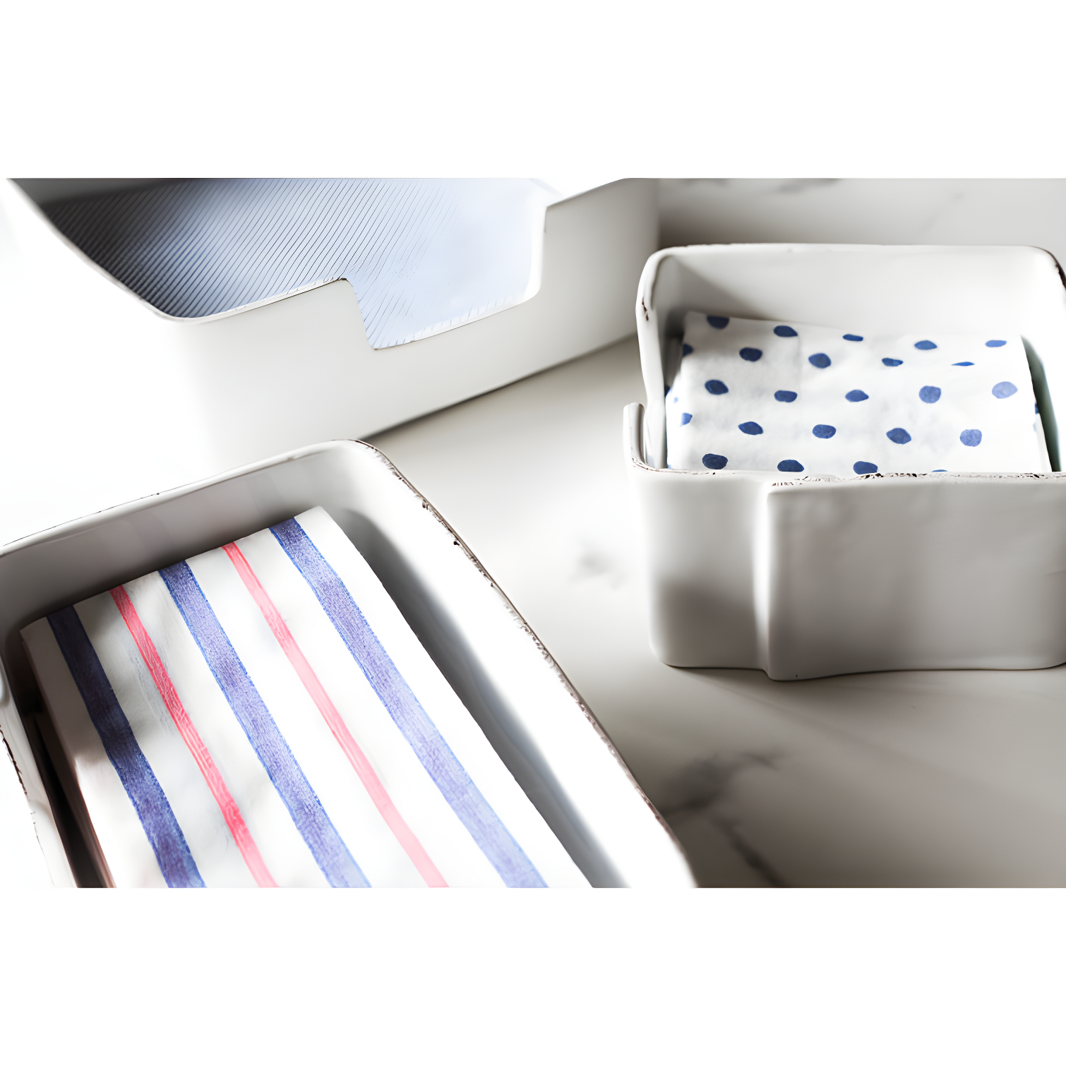 Lastra White Napkin Holder