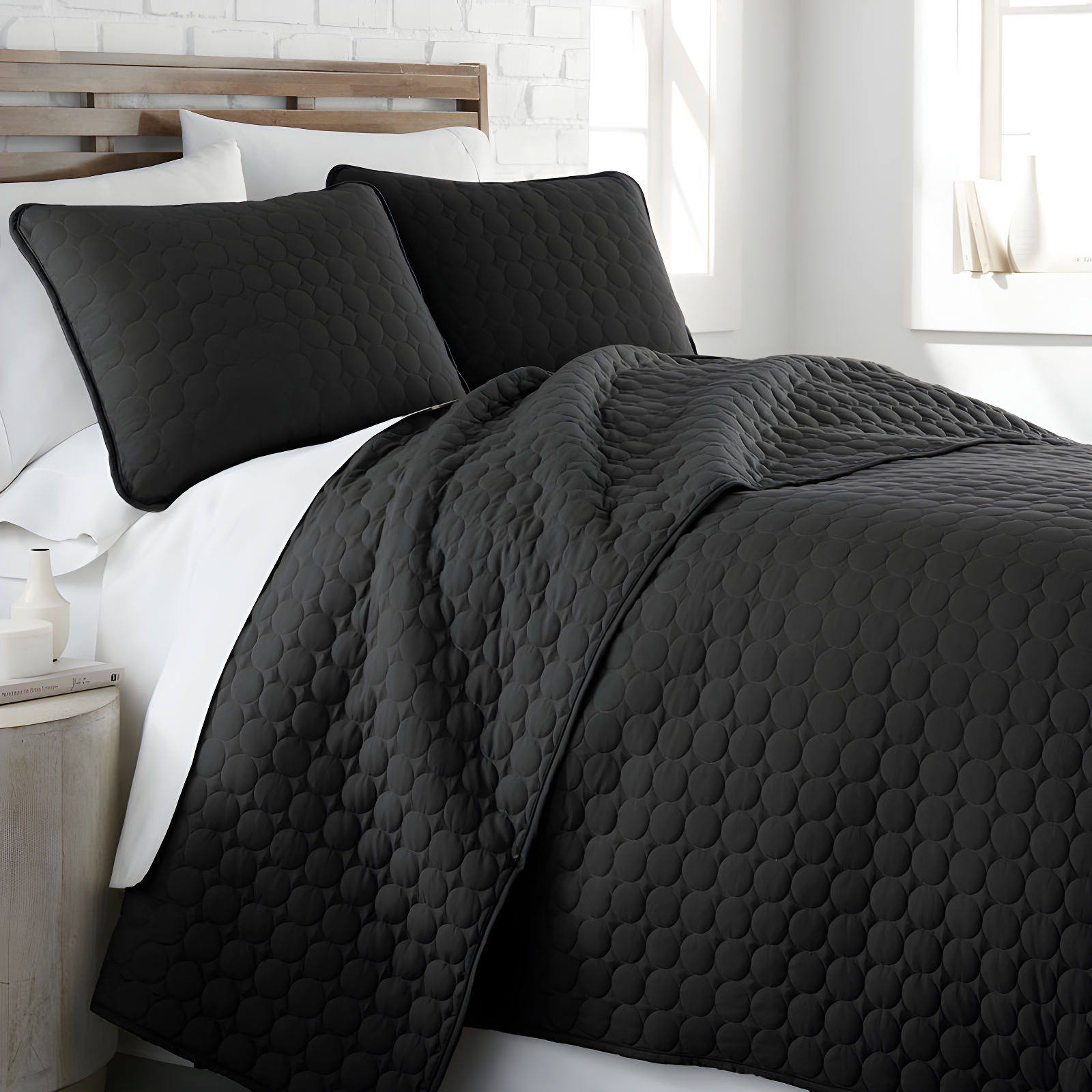 SouthShore Fine Linens Southshore Fine Linens Lightweight Oversized Reversible Quilt Set with shams